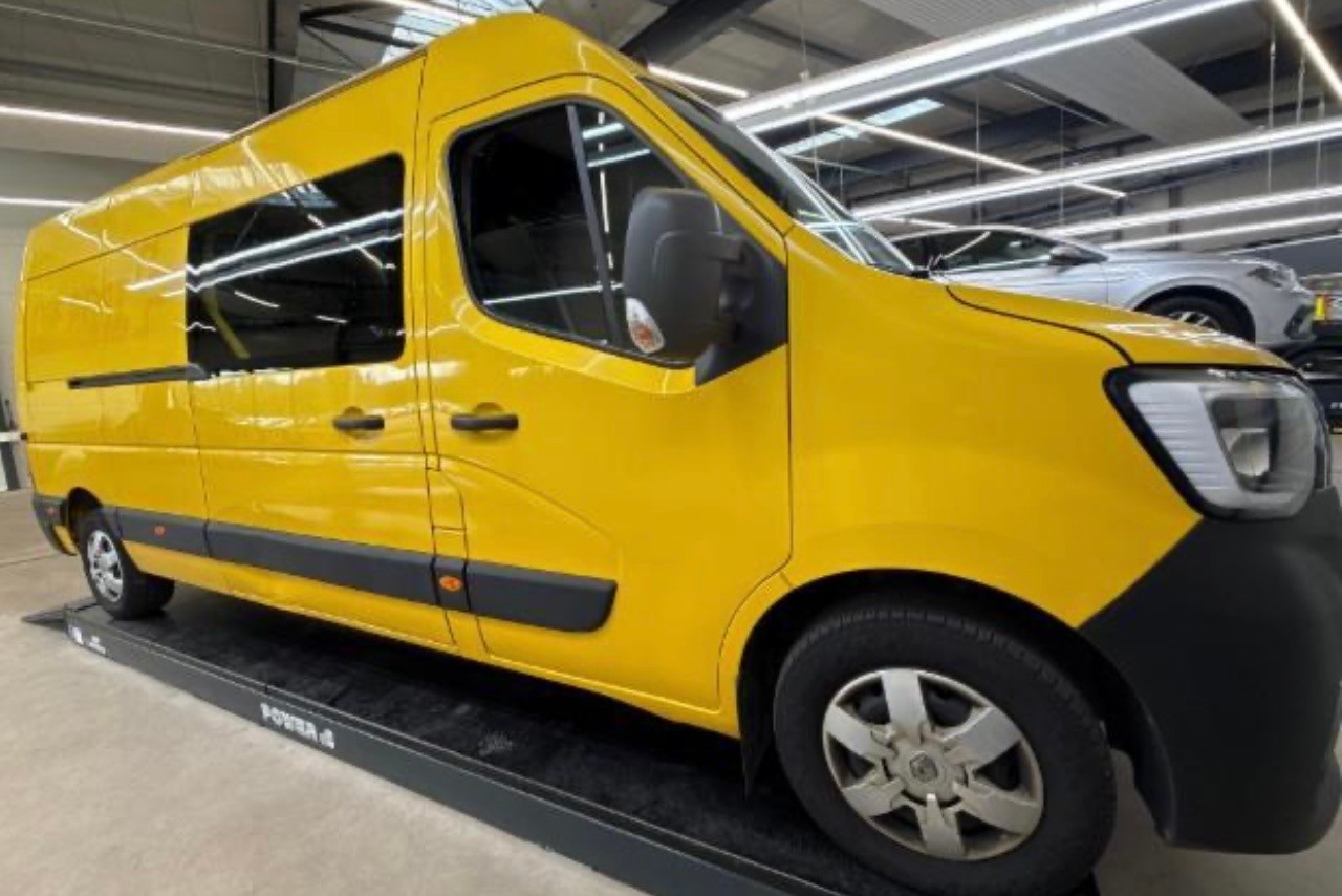 RENAULT Master T35 2.3dCi 135 L3H2-image-1