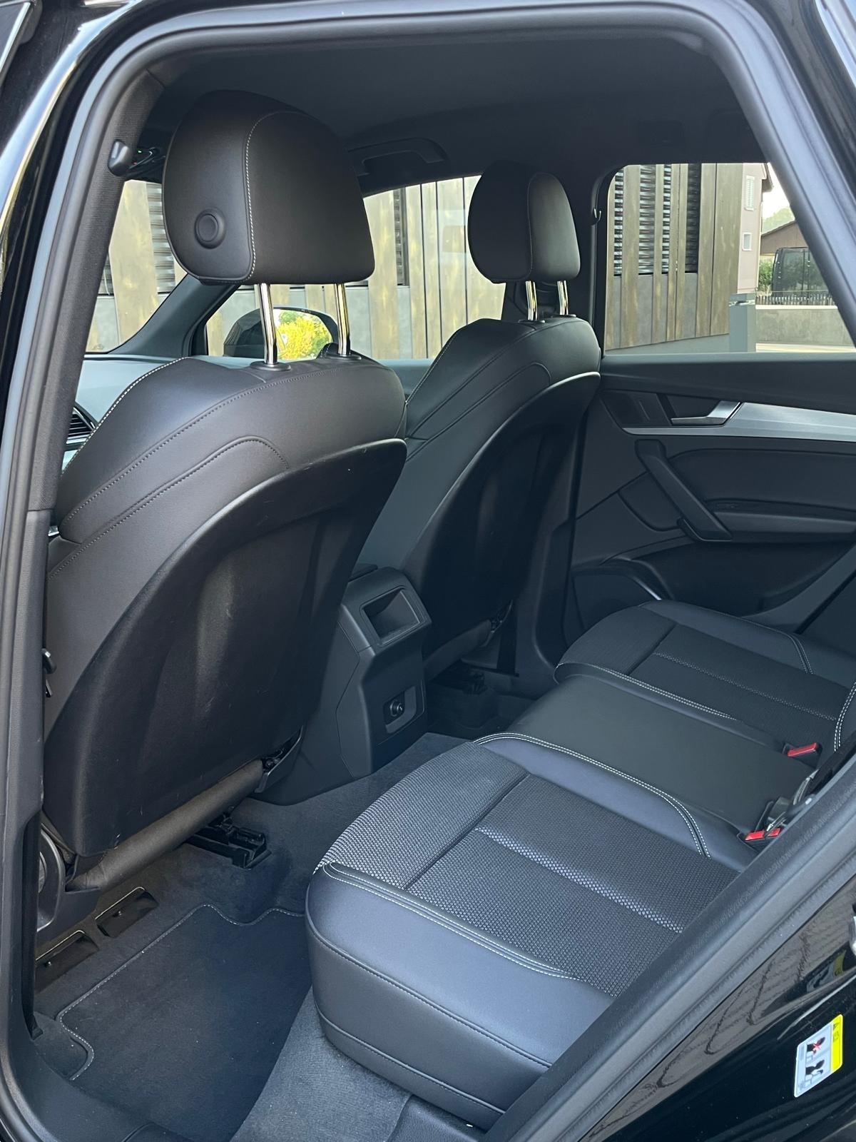 AUDI Q5 Sportback 40 TDI S line quattro S-tronic-image-27