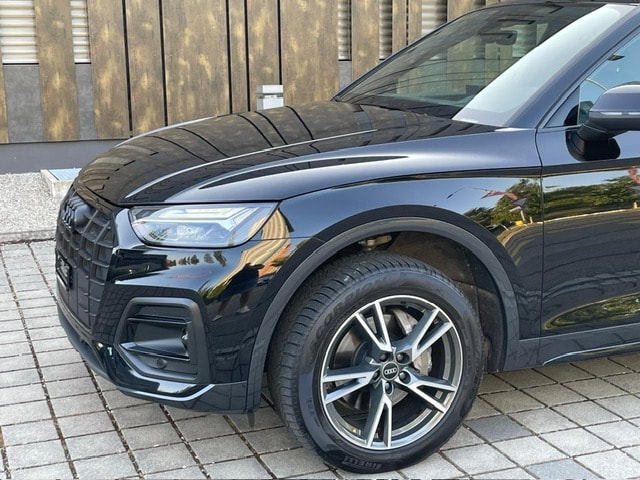 AUDI Q5 Sportback 40 TDI S line quattro S-tronic-image-5