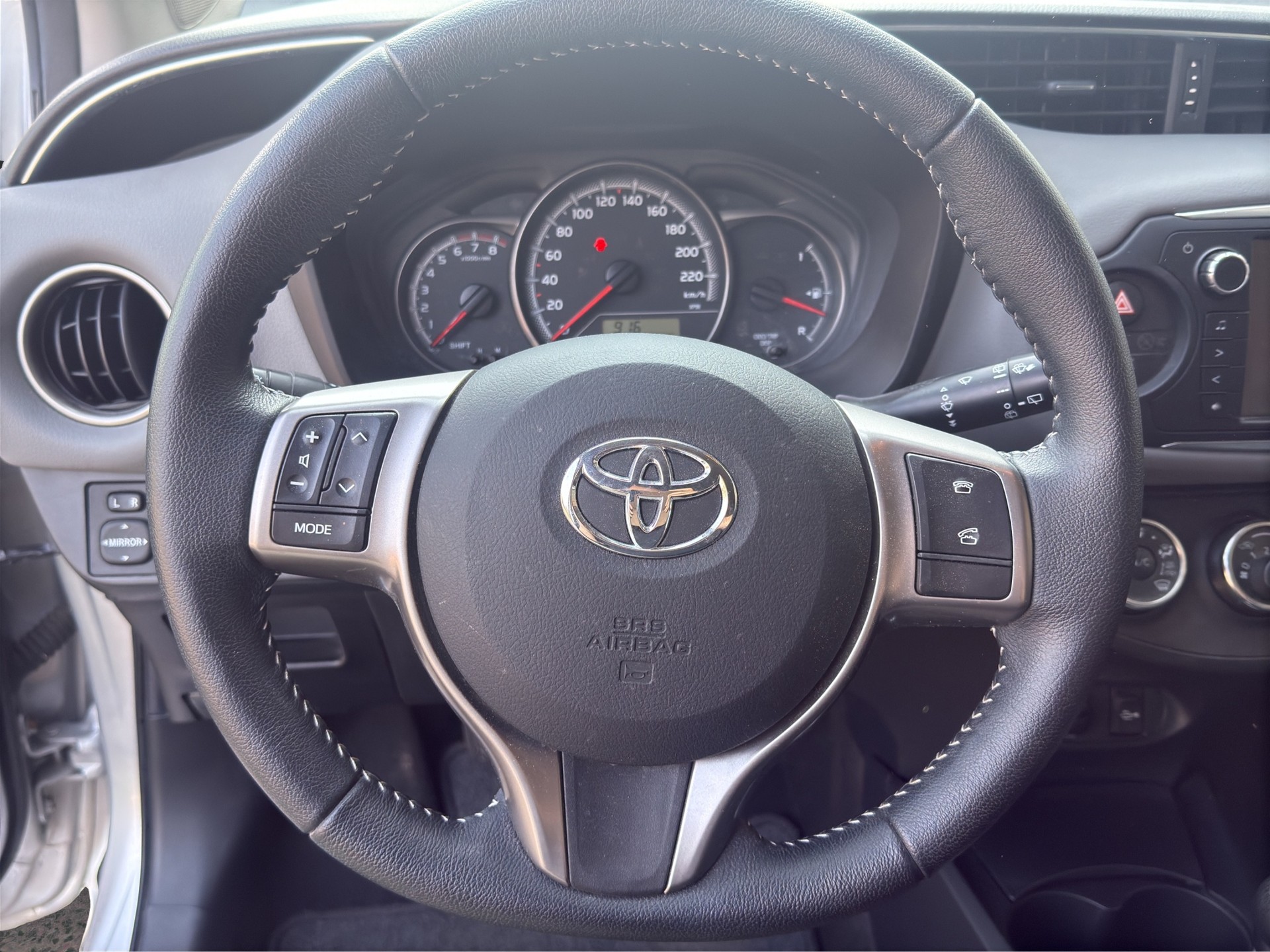 TOYOTA Yaris 1.33 Trend-image-11
