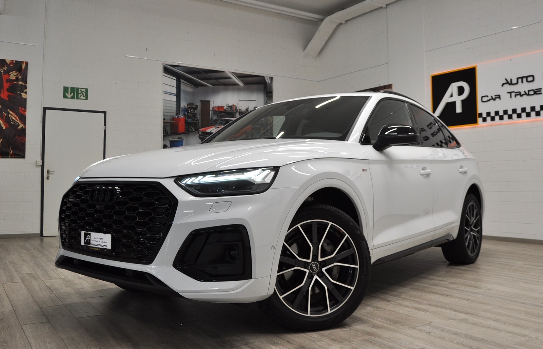 AUDI Q5 Sportback 40 TDI Blackedition quattro S-tronic-image-1