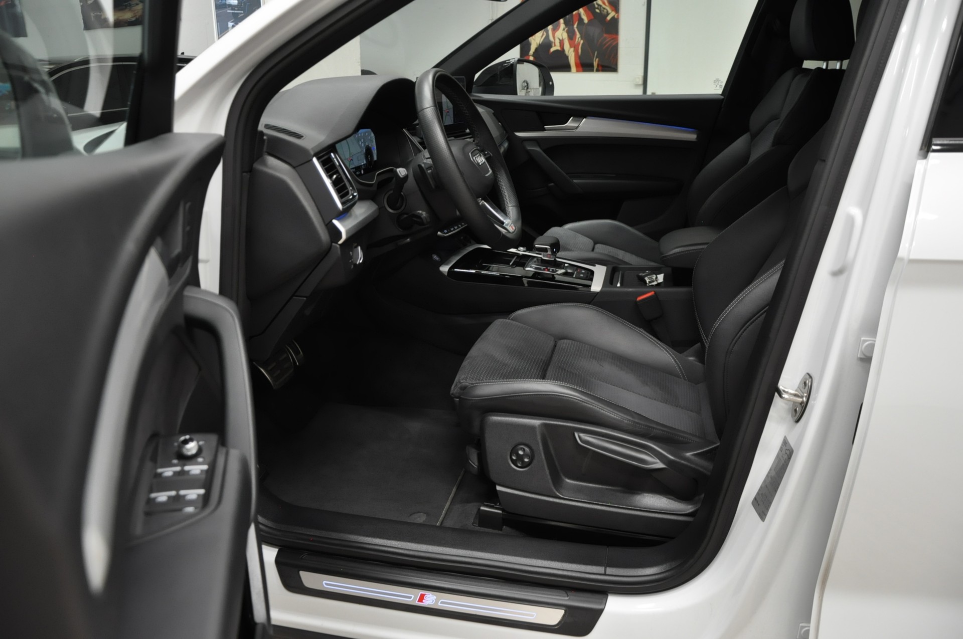 AUDI Q5 Sportback 40 TDI Blackedition quattro S-tronic-image-9