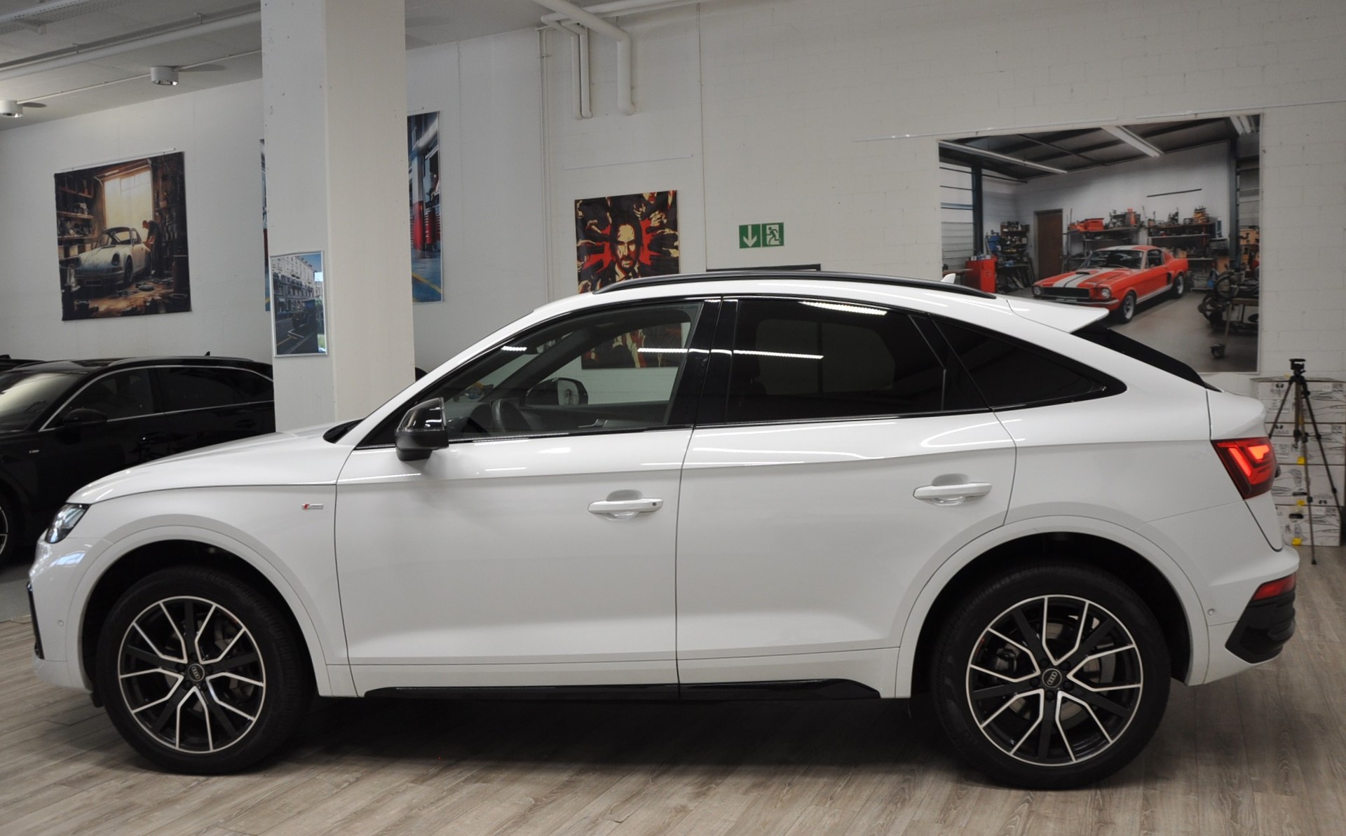 AUDI Q5 Sportback 40 TDI Blackedition quattro S-tronic-image-2