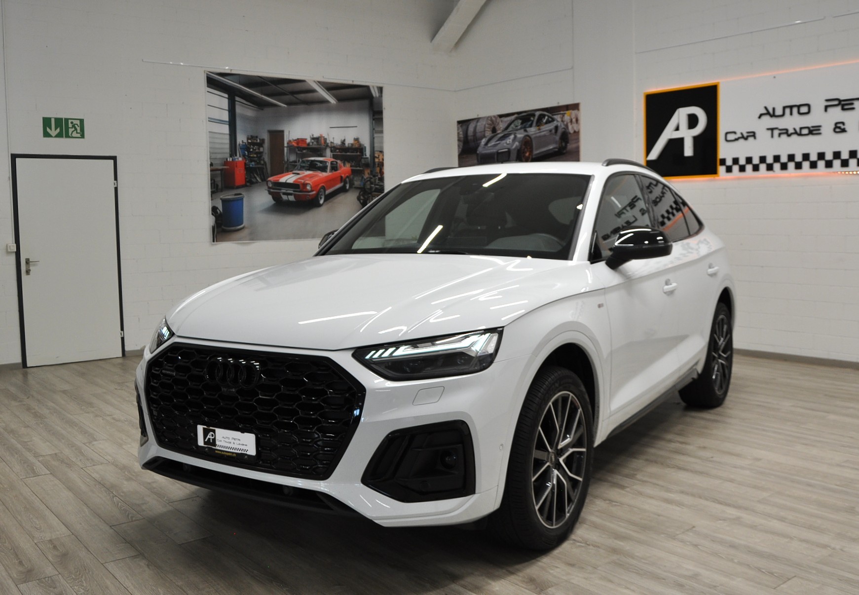 AUDI Q5 Sportback 40 TDI Blackedition quattro S-tronic-image-8