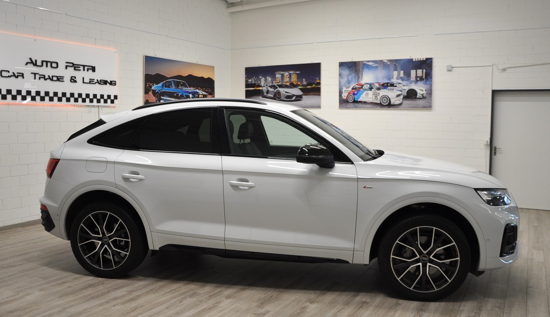 AUDI Q5 Sportback 40 TDI Blackedition quattro S-tronic-image-4