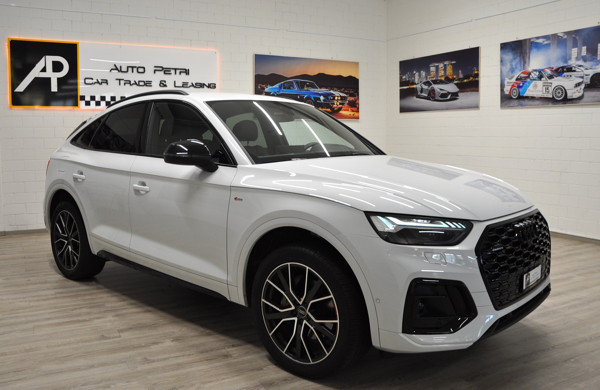 AUDI Q5 Sportback 40 TDI Blackedition quattro S-tronic-image-5