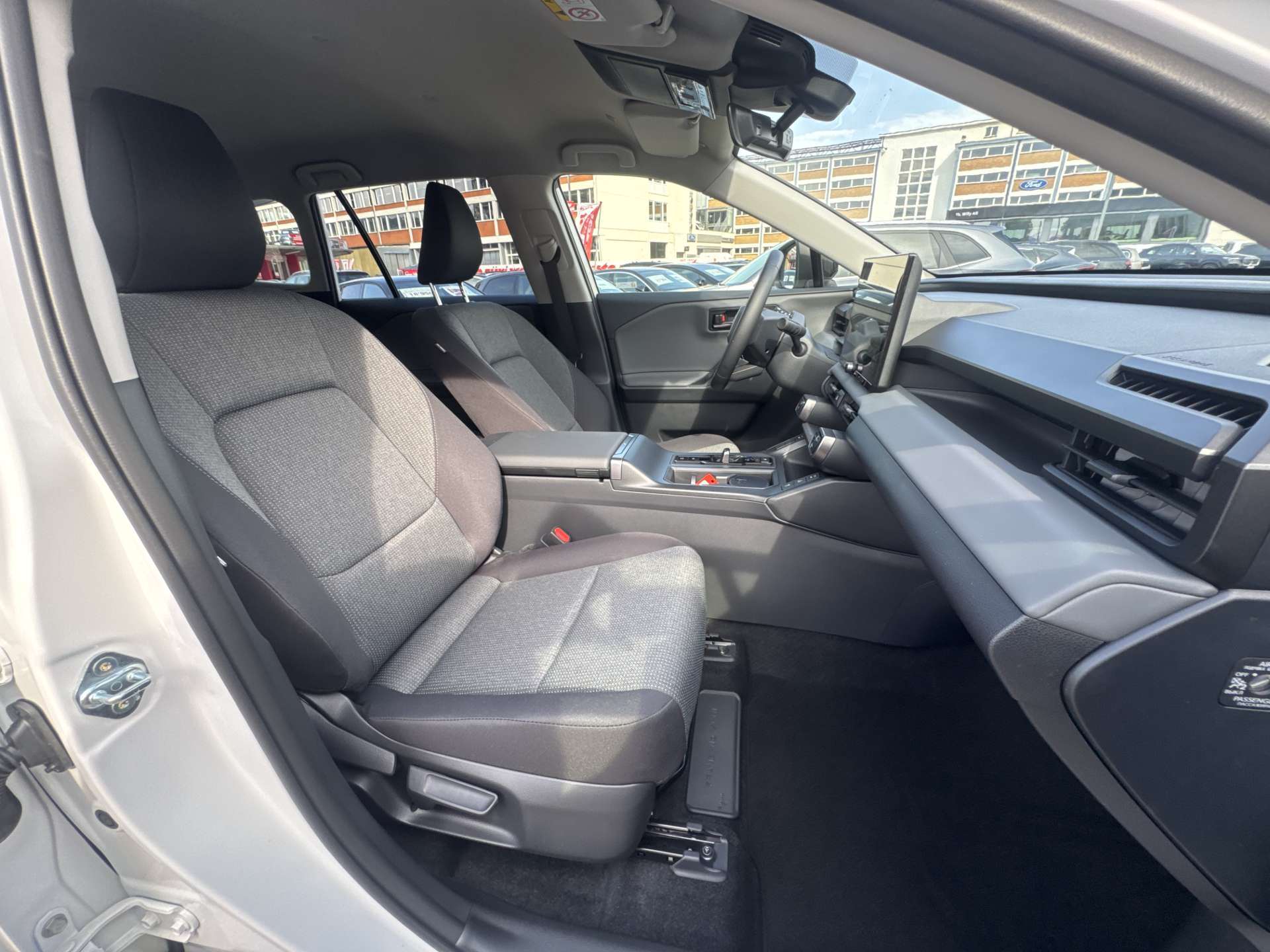 TOYOTA RAV-4 2.5 HSD Trend e-CVT AWD NEUES MODELL Automat-image-12