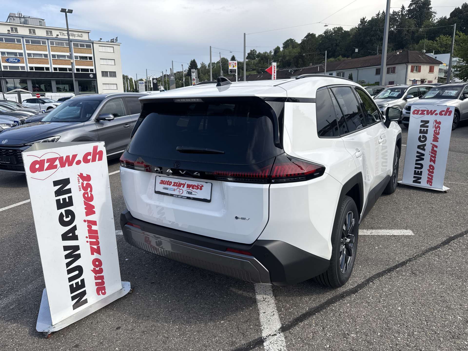 TOYOTA RAV-4 2.5 HSD Trend e-CVT AWD NEUES MODELL Automat-image-2