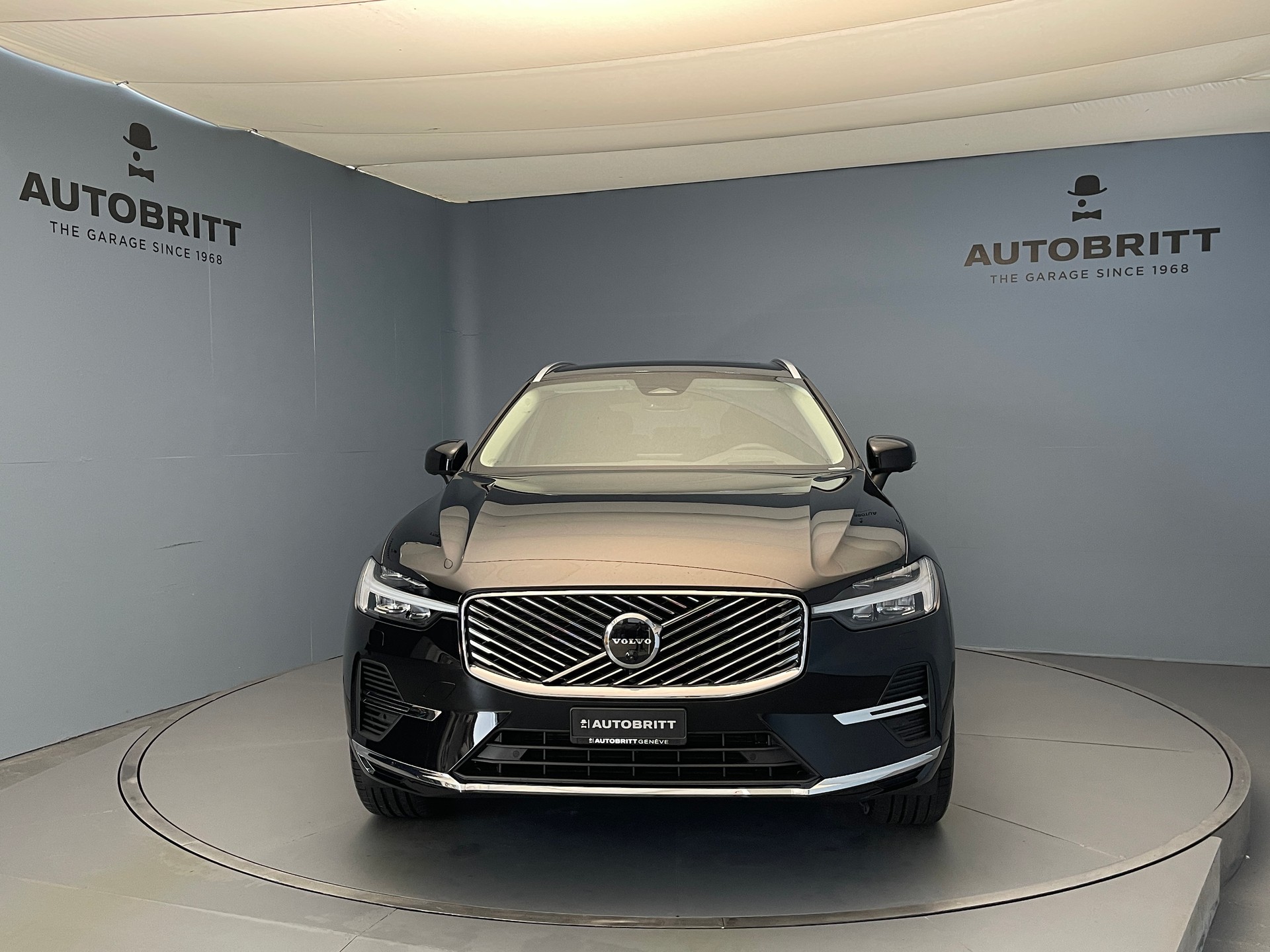 VOLVO XC60 2.0 T6 TE Ultra Bright eAWD-image-1