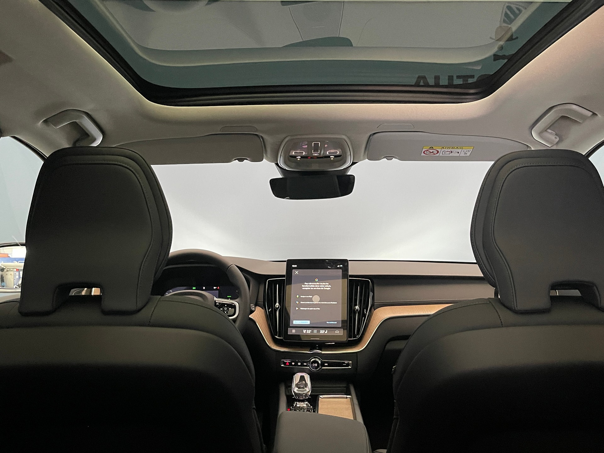 VOLVO XC60 2.0 T6 TE Ultra Bright eAWD-image-12