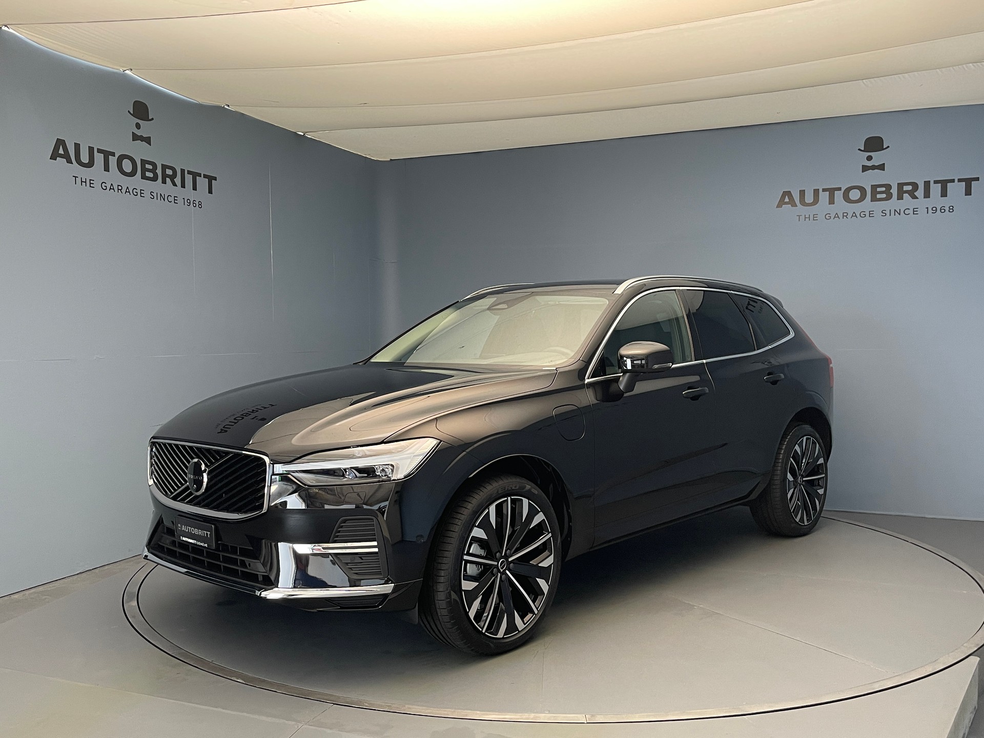 VOLVO XC60 2.0 T6 TE Ultra Bright eAWD-image-0