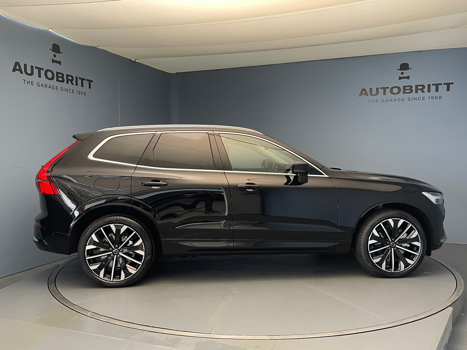 VOLVO XC60 2.0 T6 TE Ultra Bright eAWD-image-2