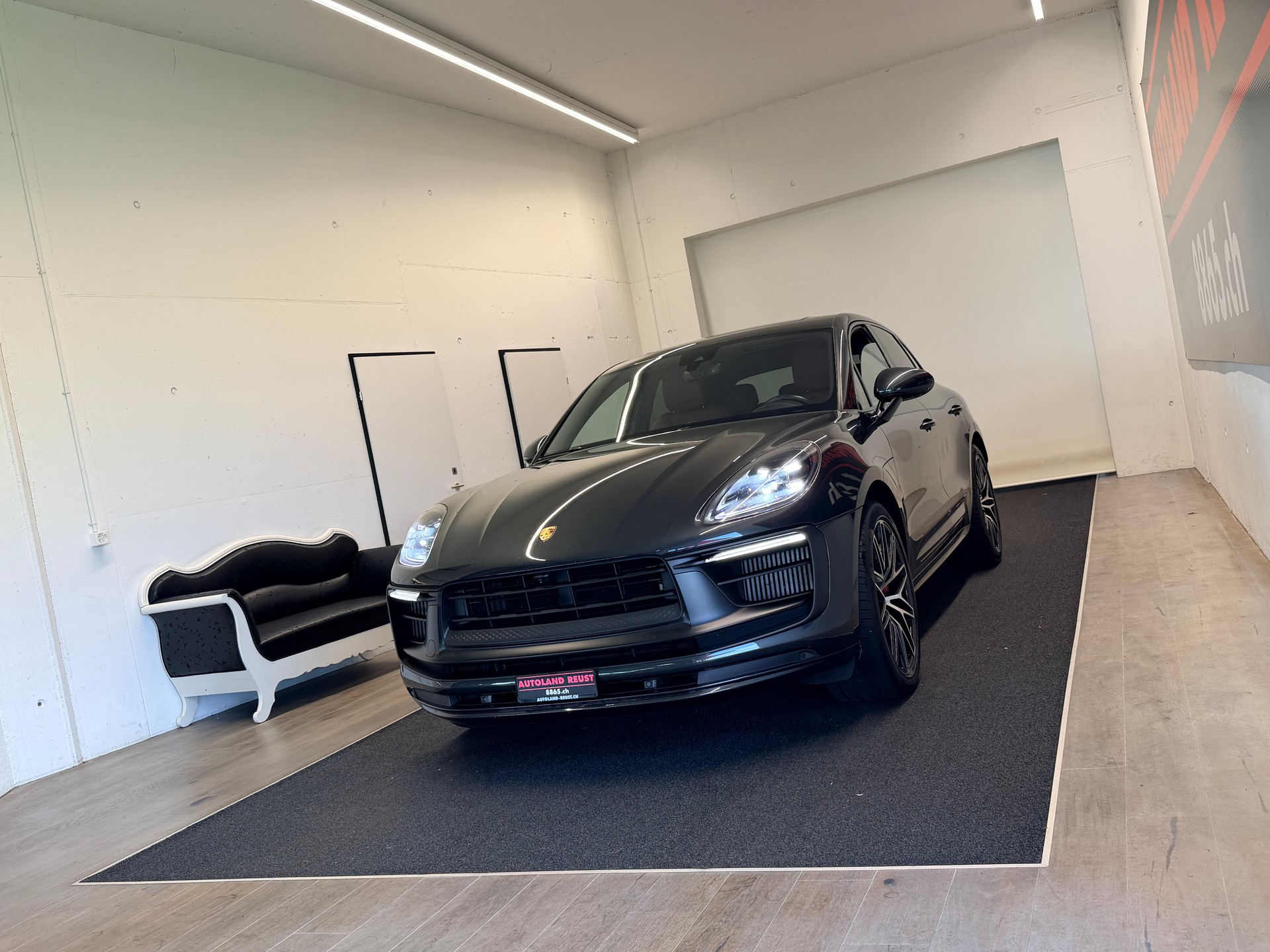 PORSCHE Macan GTS PDK-image-2