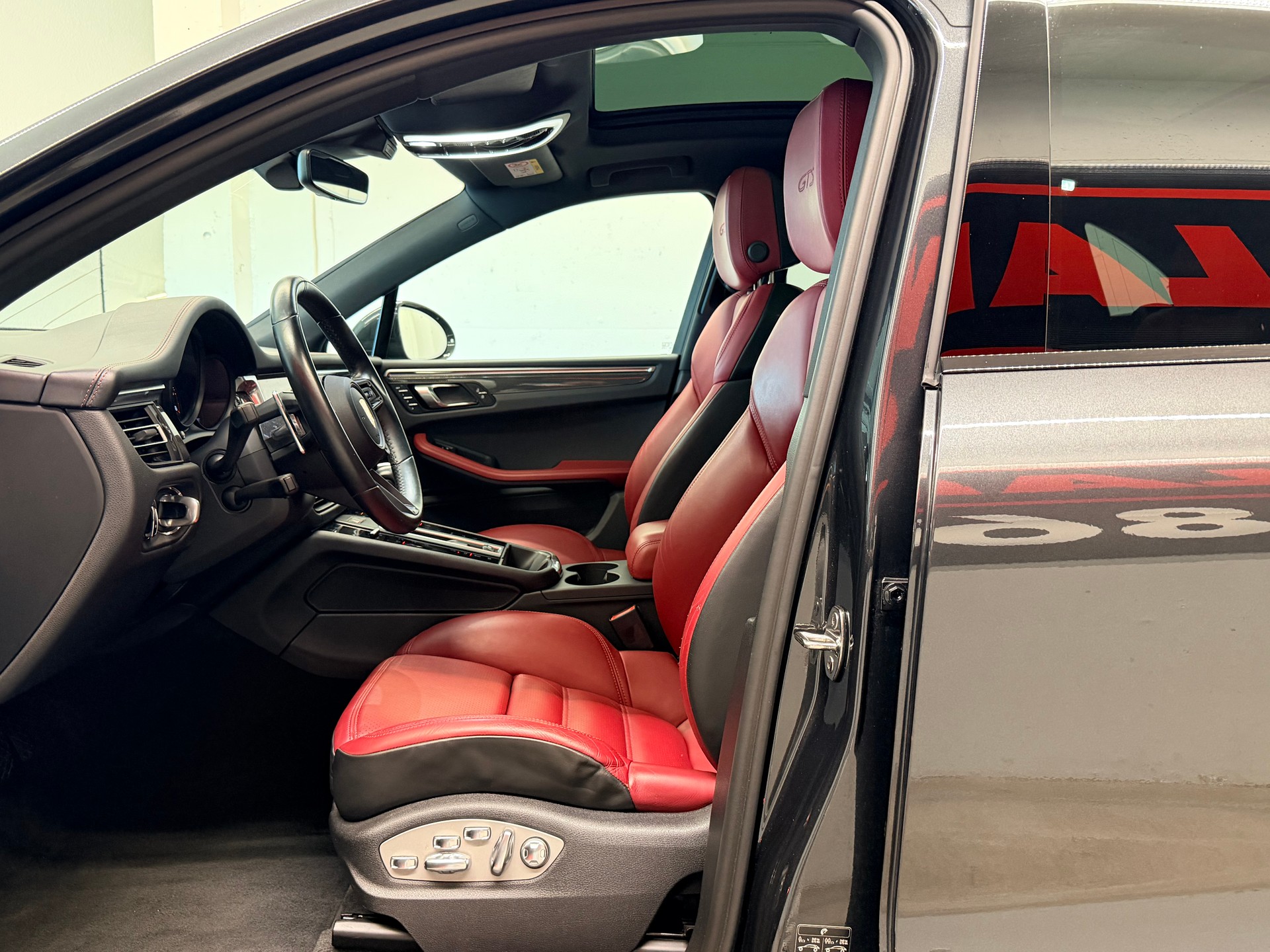 PORSCHE Macan GTS PDK-image-13