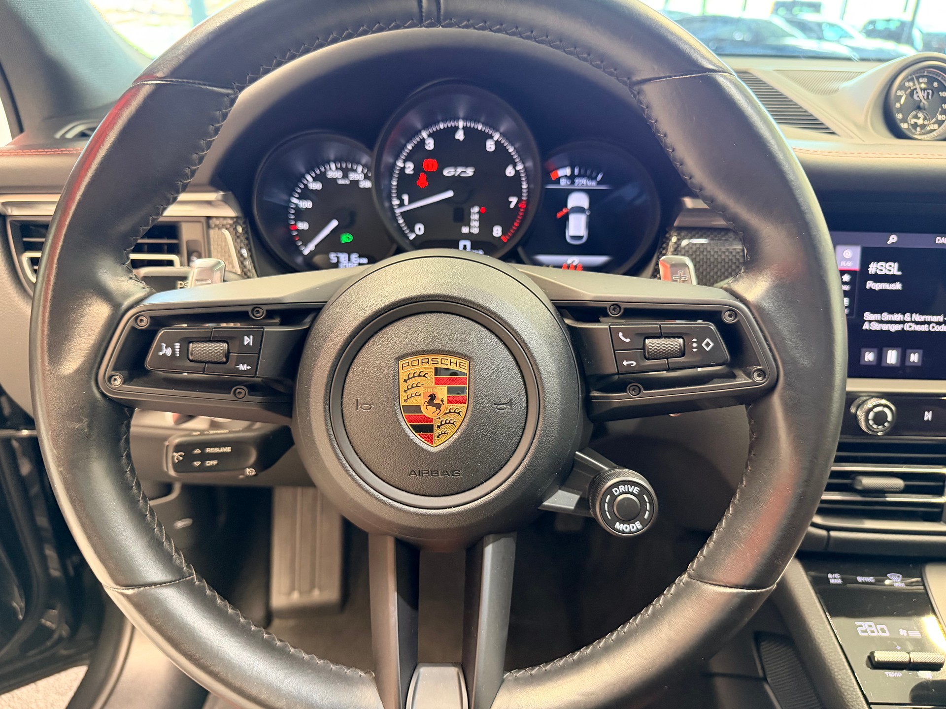 PORSCHE Macan GTS PDK-image-25