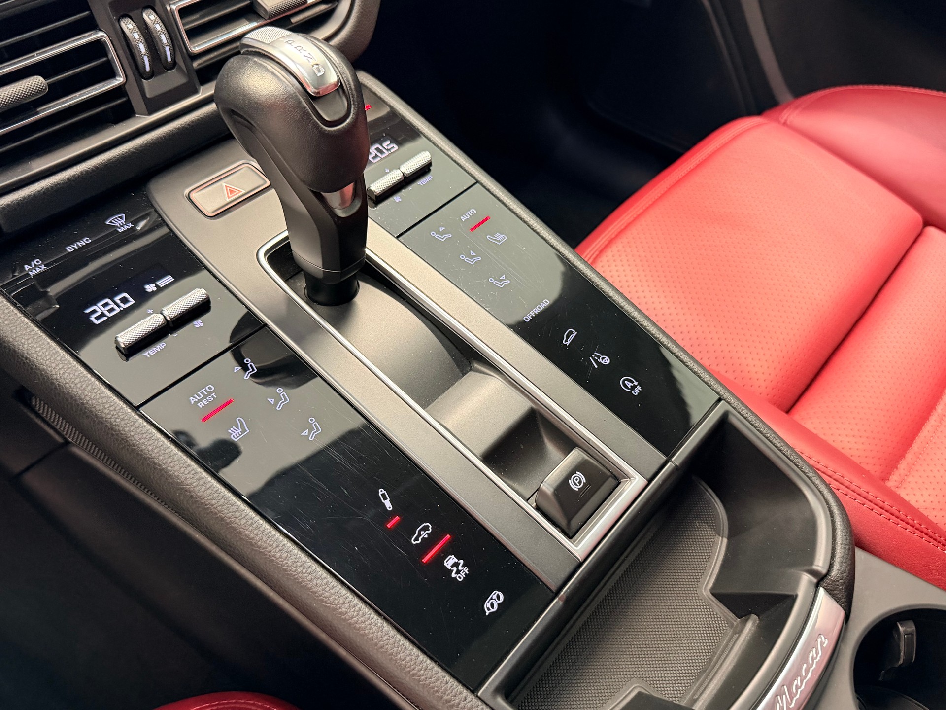 PORSCHE Macan GTS PDK-image-22