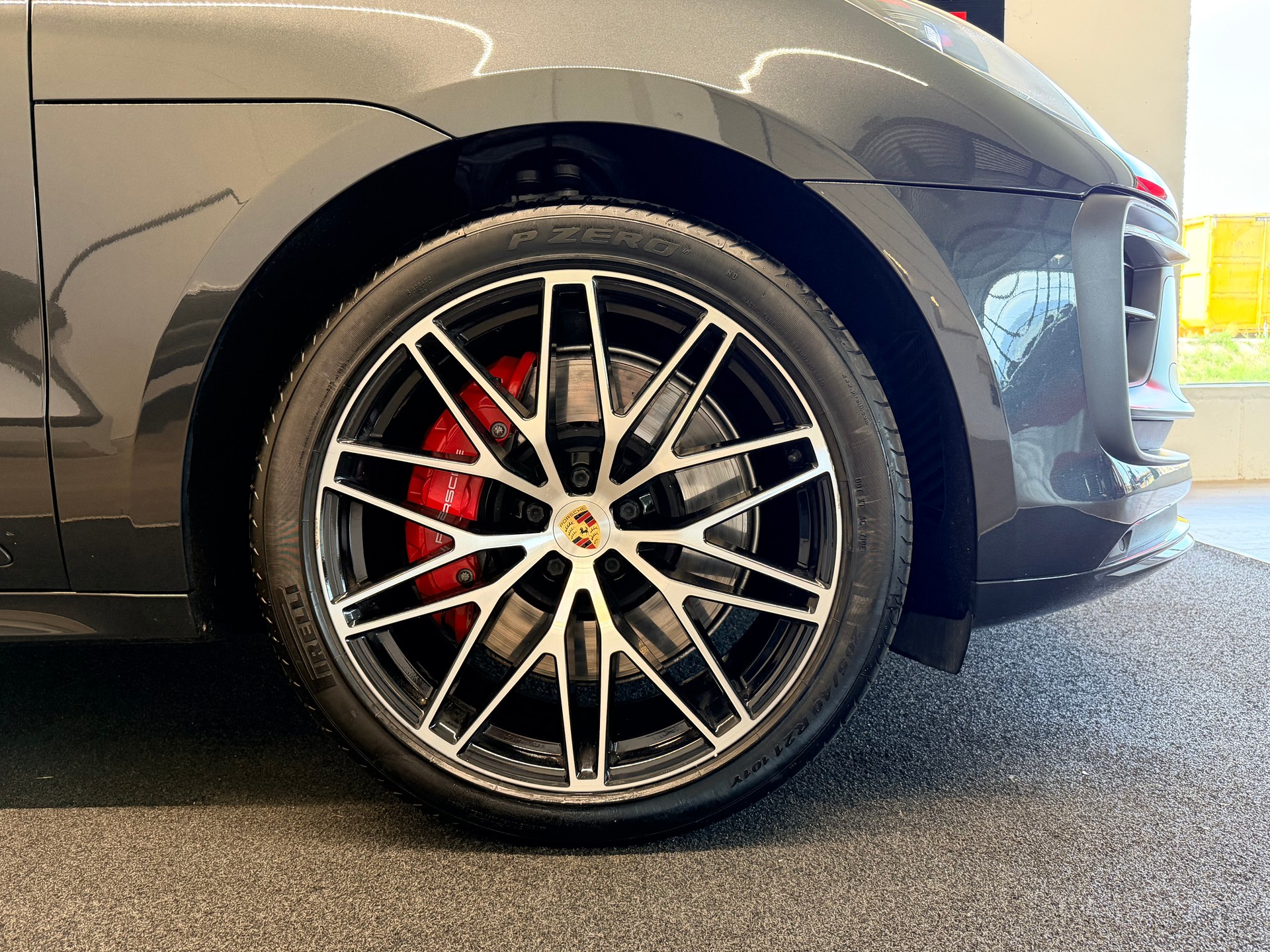 PORSCHE Macan GTS PDK-image-5