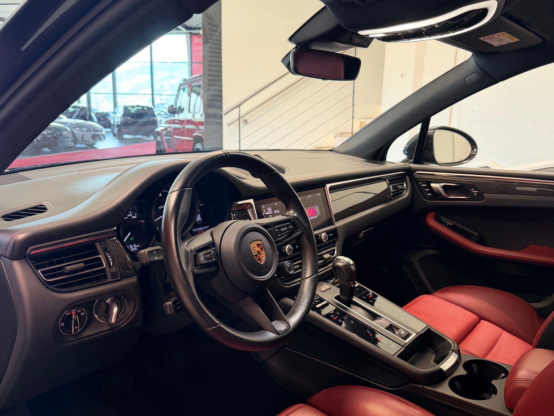 PORSCHE Macan GTS PDK-image-10