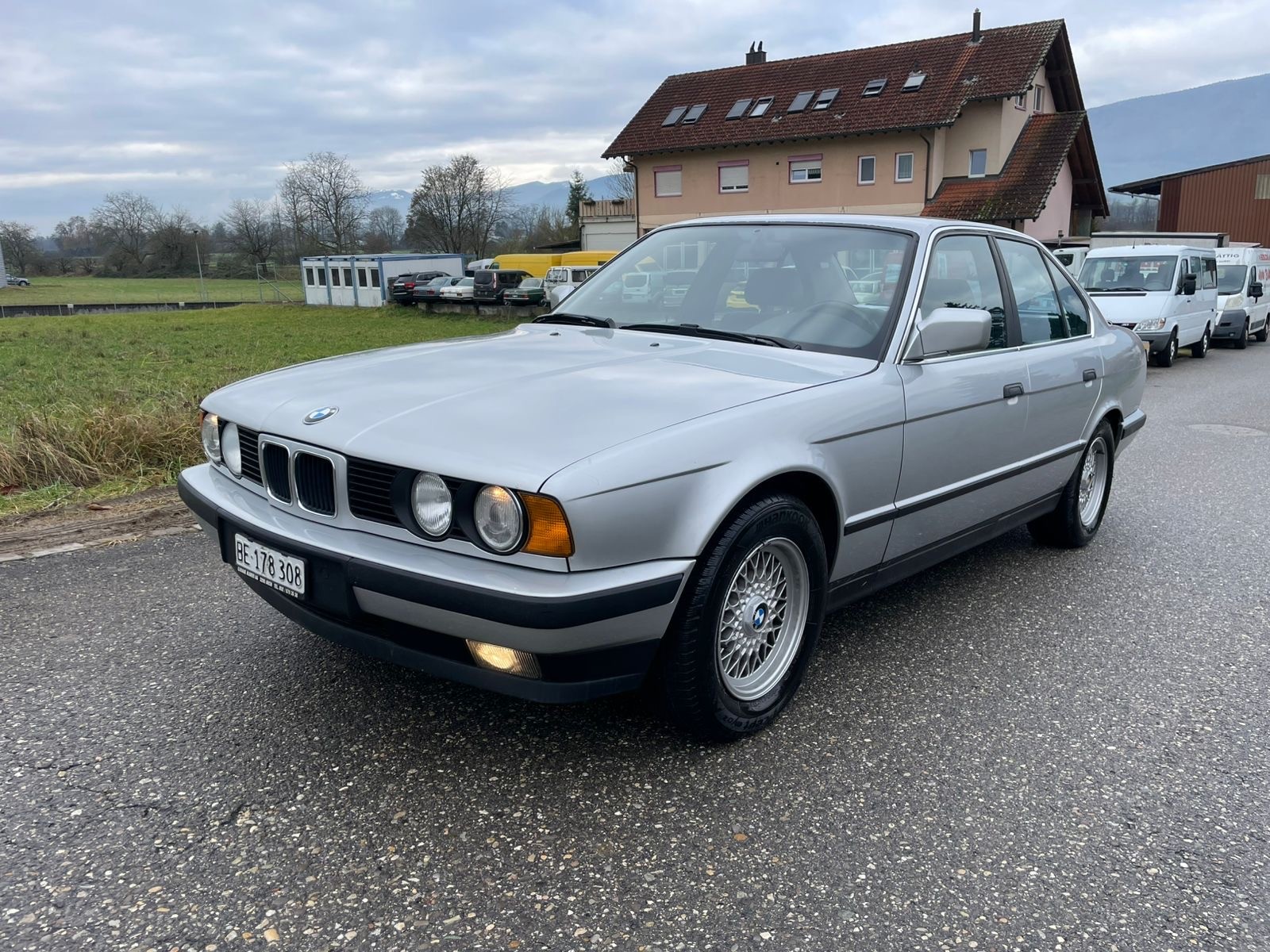 BMW 525i A-image-1