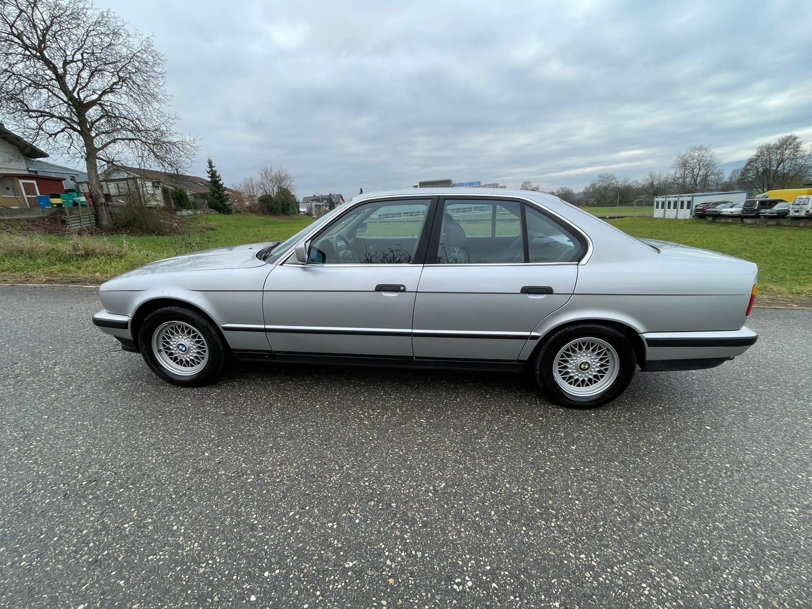 BMW 525i A-image-4