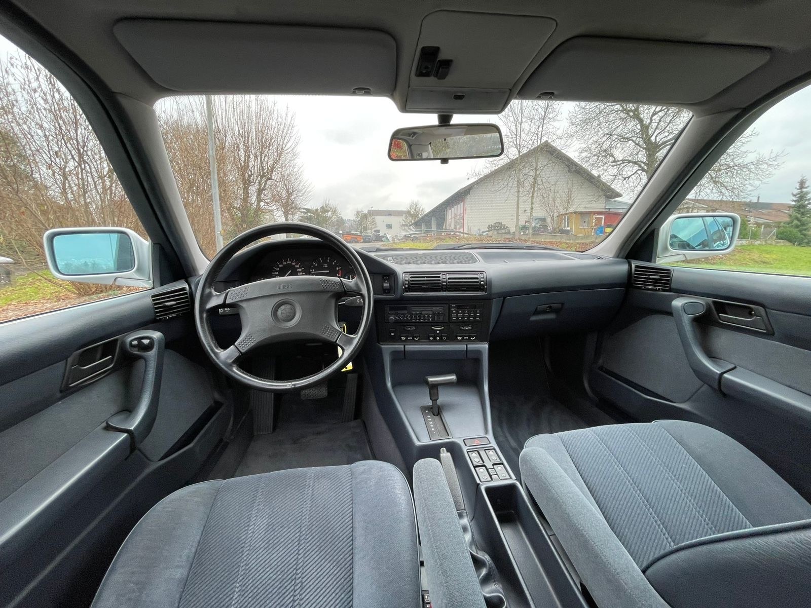 BMW 525i A-image-9