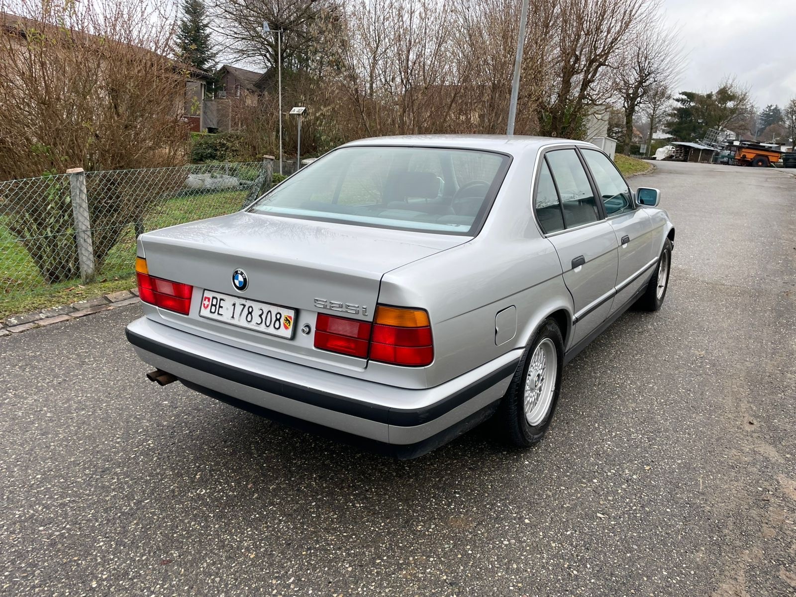 BMW 525i A-image-2