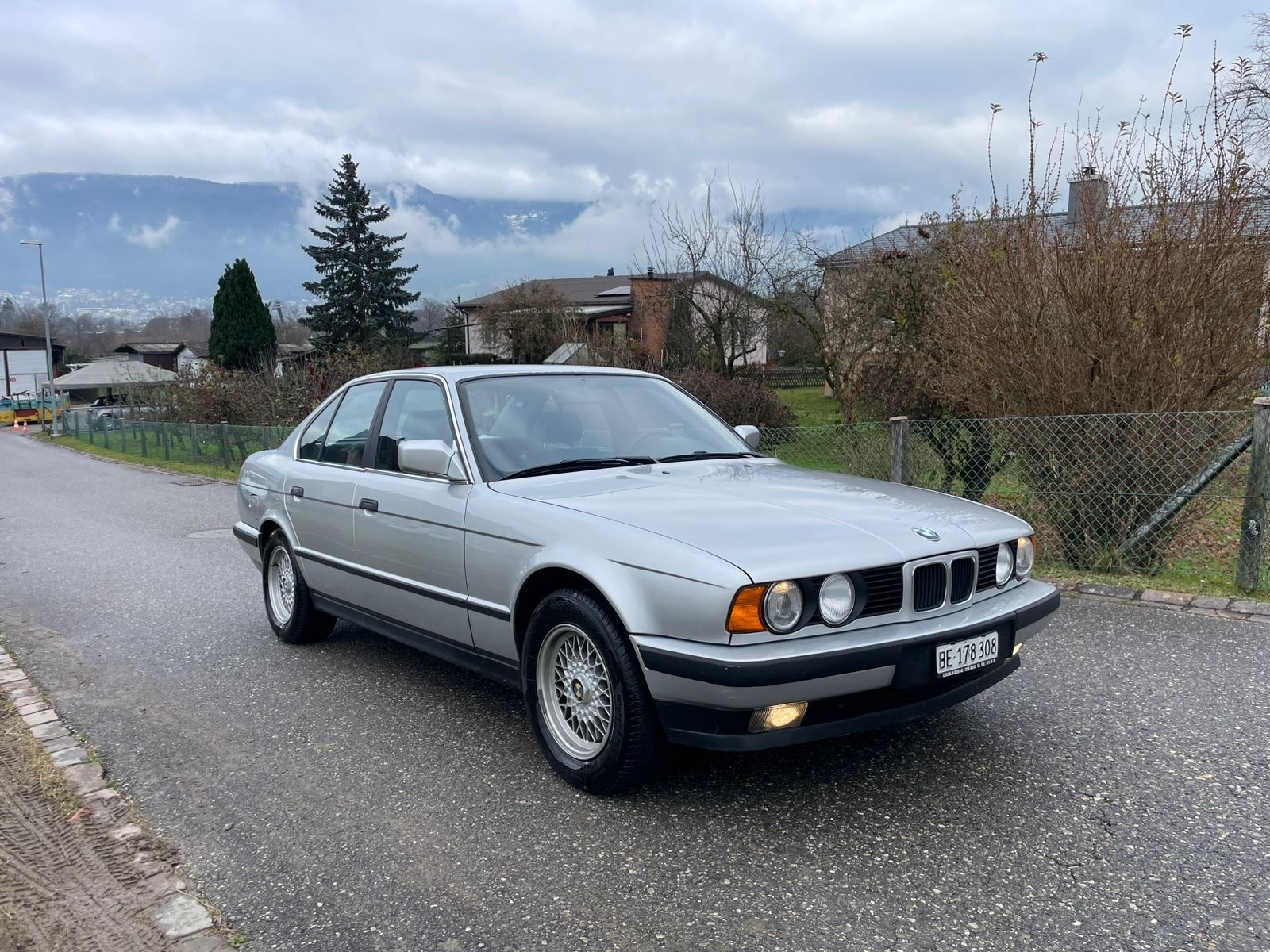 BMW 525i A-image-0