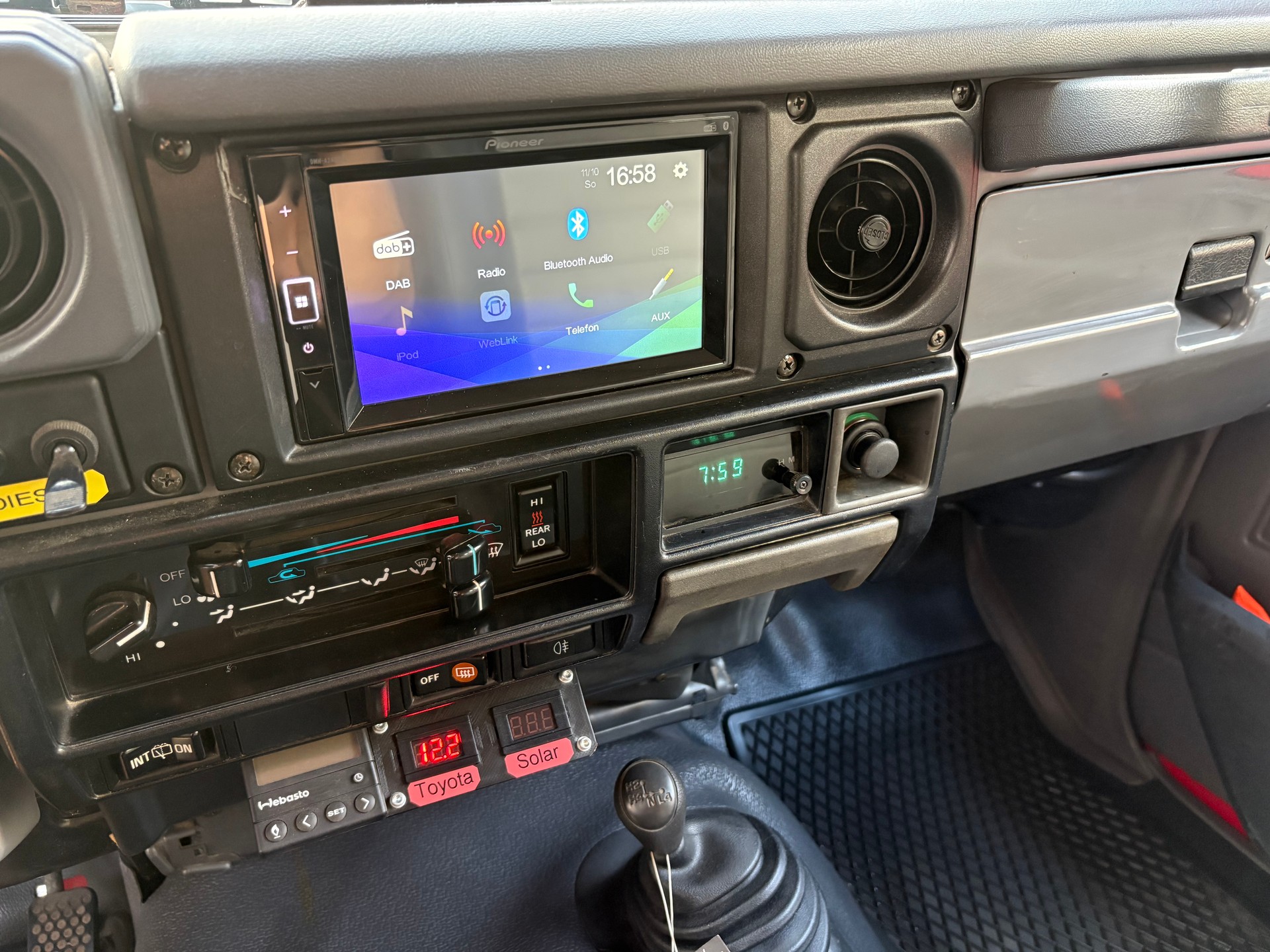 TOYOTA Land Cruiser 400 Hdt Long 4.2D-image-11
