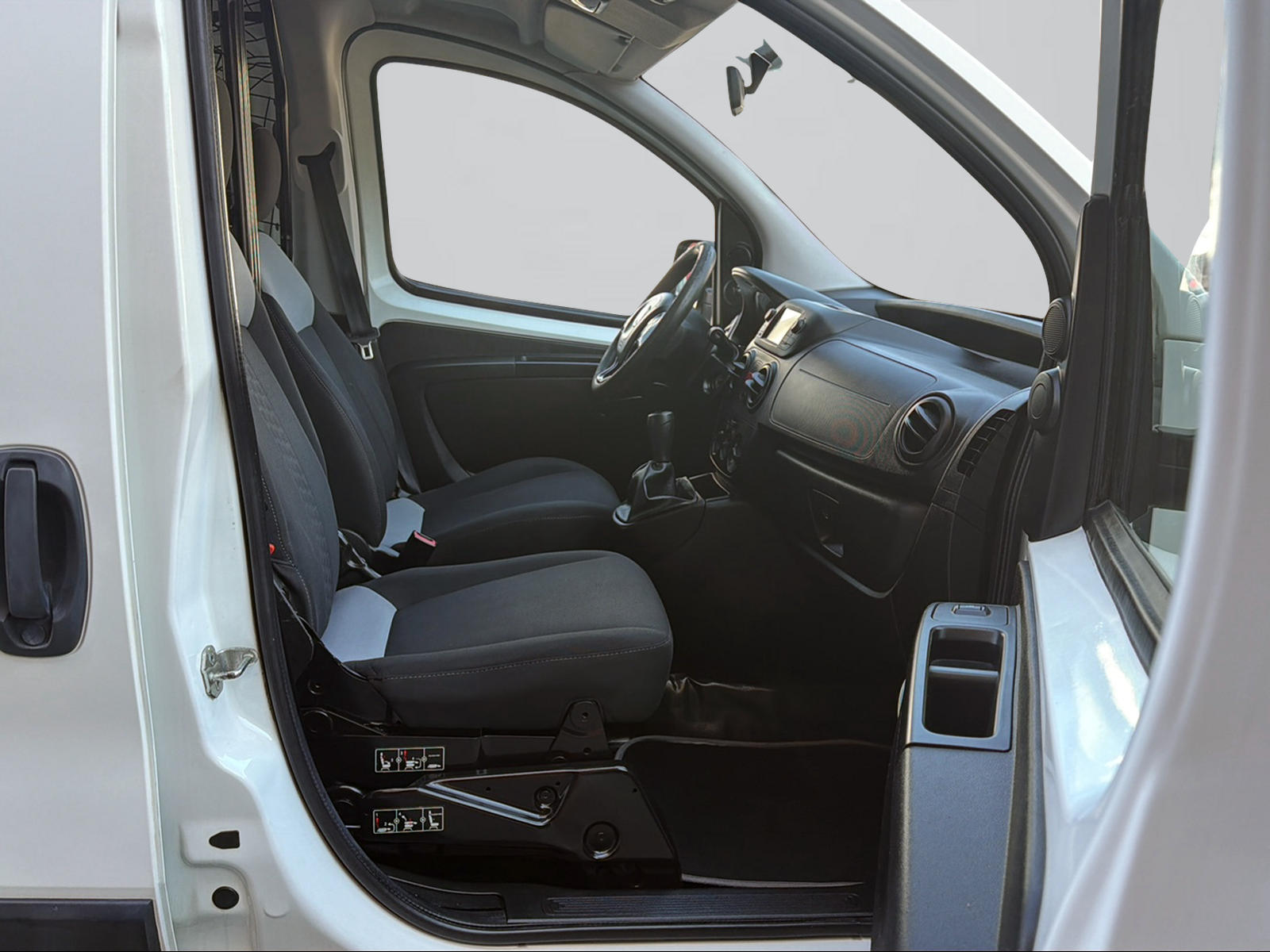 FIAT Fiorino 1.3 MJ Swiss-image-10