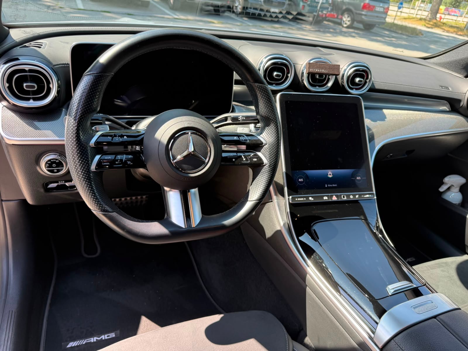 MERCEDES-BENZ C 200 AMG Line 4matic-image-4