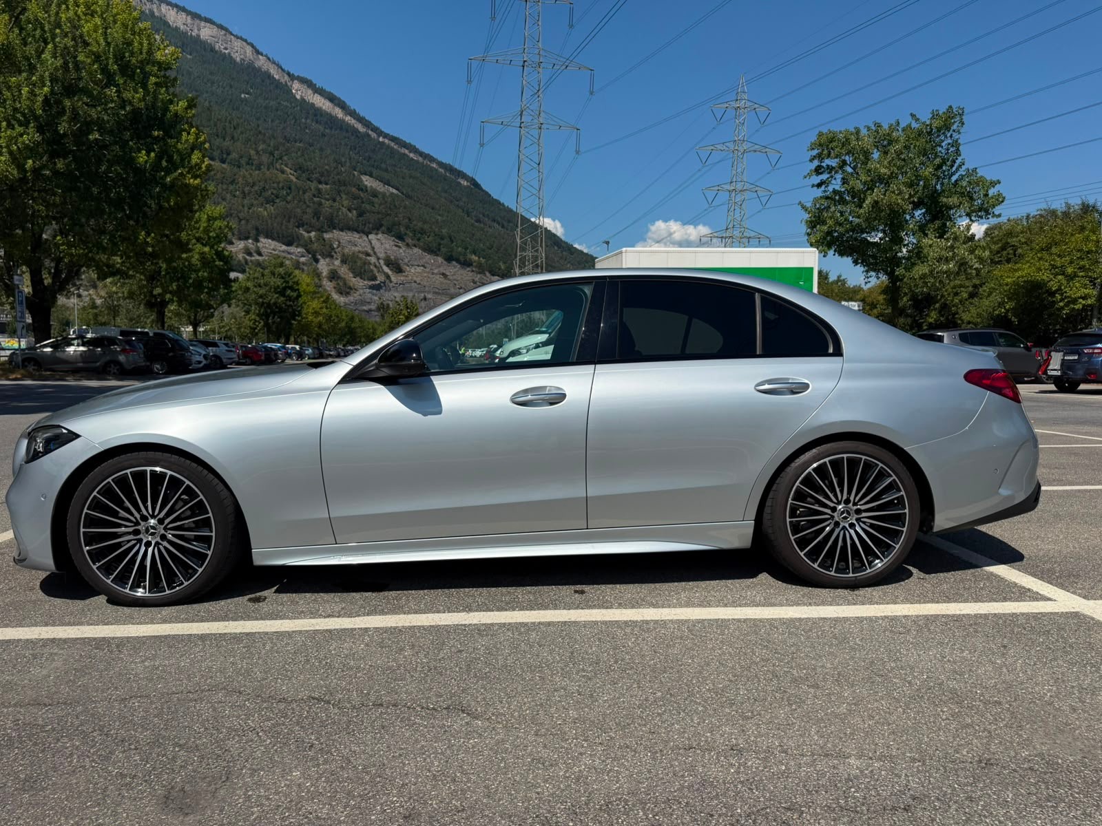MERCEDES-BENZ C 200 AMG Line 4matic-image-3