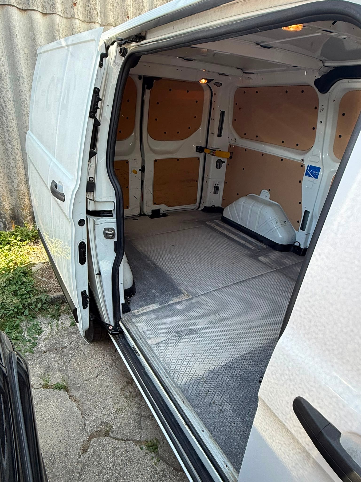 FORD Transit Custom Van 340 L1H1 Limited-image-4