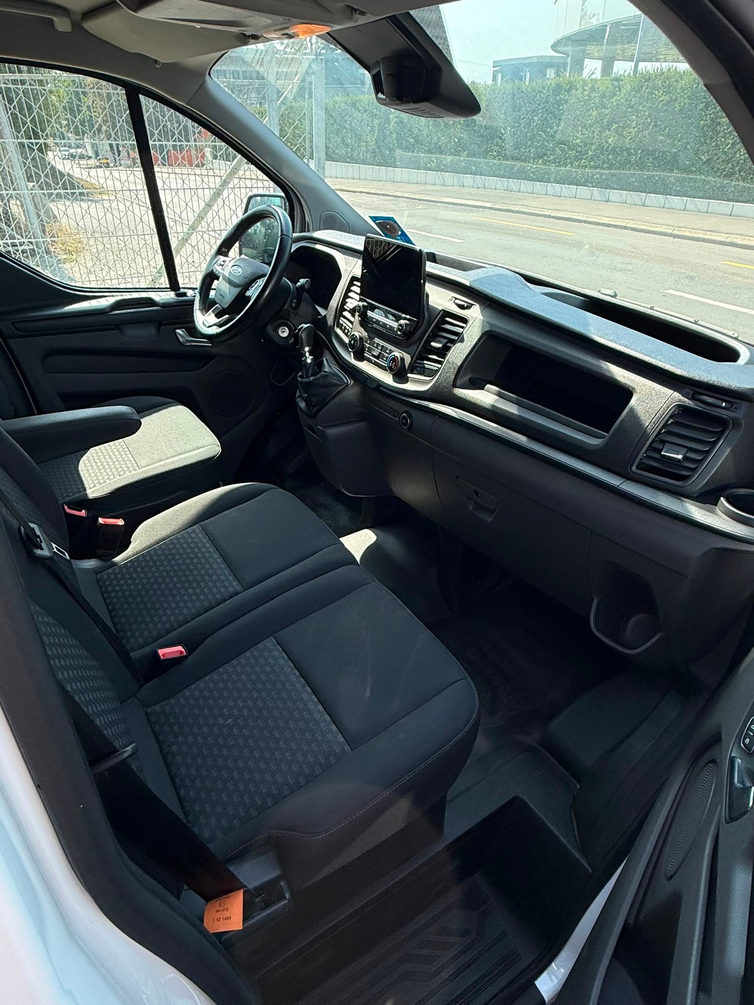 FORD Transit Custom Van 340 L1H1 Limited-image-5