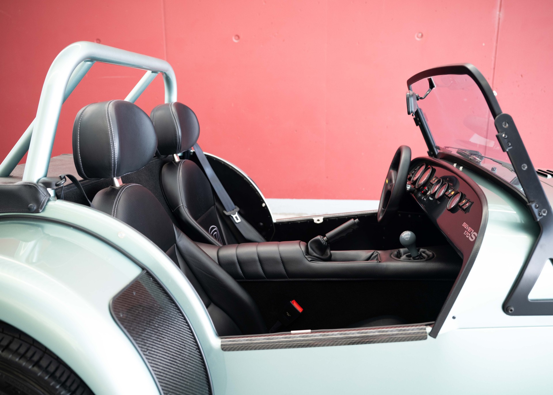 CATERHAM Seven 170S (MY26, Swiss new car, Ice Forest Green paint, 24-month factory warranty, delivery March 27)-image-24