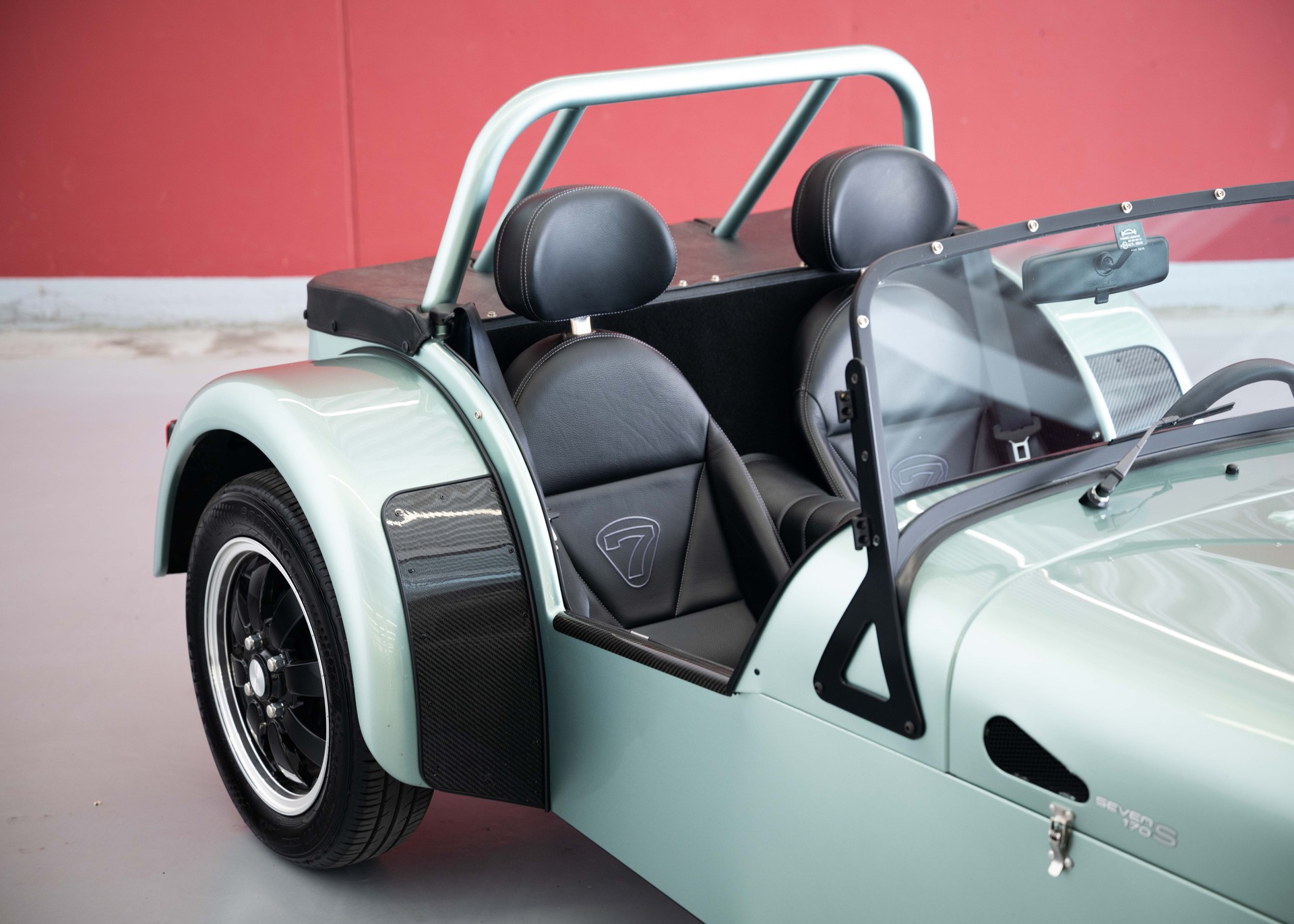 CATERHAM Seven 170S (MY26, Swiss new car, Ice Forest Green paint, 24-month factory warranty, delivery March 27)-image-12