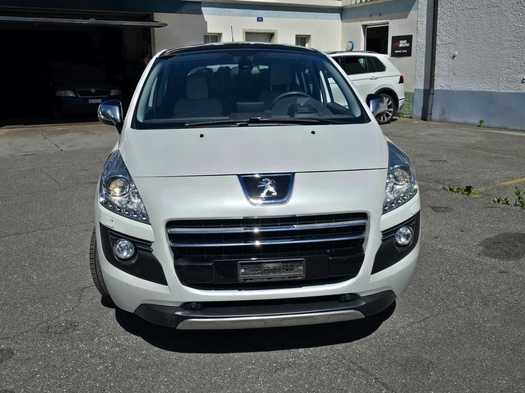 PEUGEOT 3008 HYbrid4 2.0 HDI EGS6-image-1