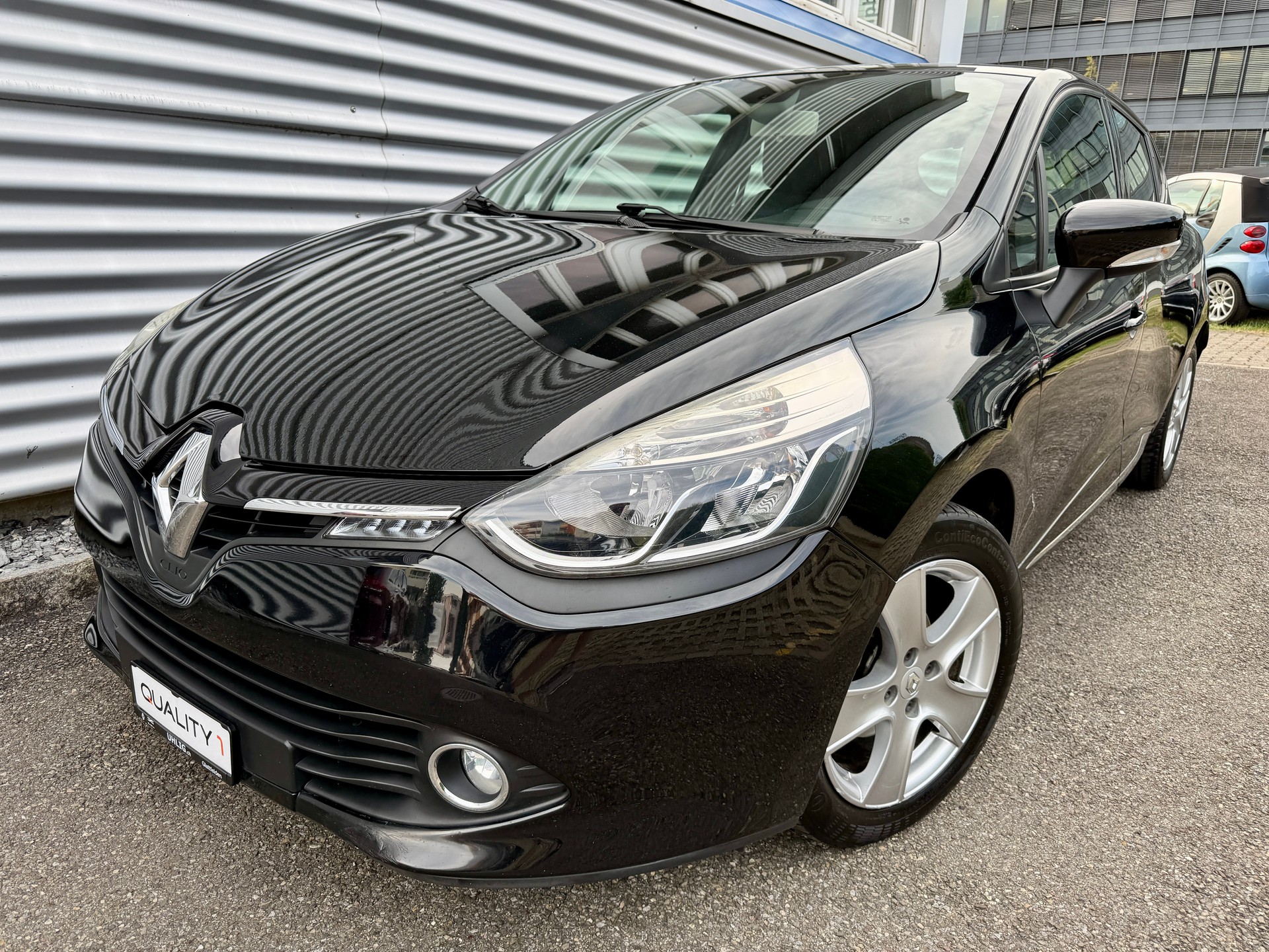 RENAULT Clio 1.2 16V T Swiss Edition EDC-image-0