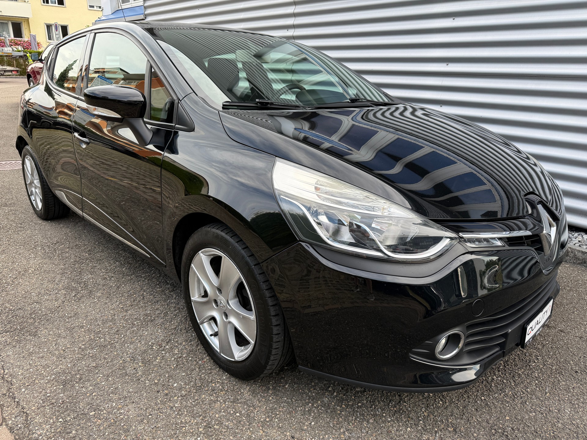 RENAULT Clio 1.2 16V T Swiss Edition EDC-image-11