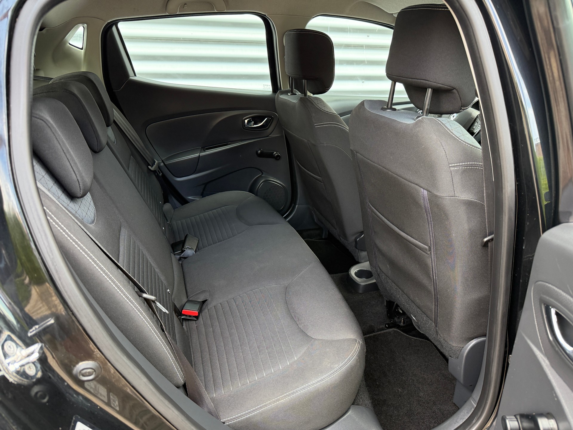 RENAULT Clio 1.2 16V T Swiss Edition EDC-image-8