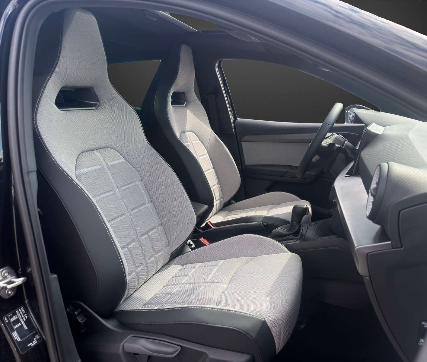 SEAT Ibiza 1.5 EcoTSI FR DSG mit 150 PS * Panoramadach *-image-8
