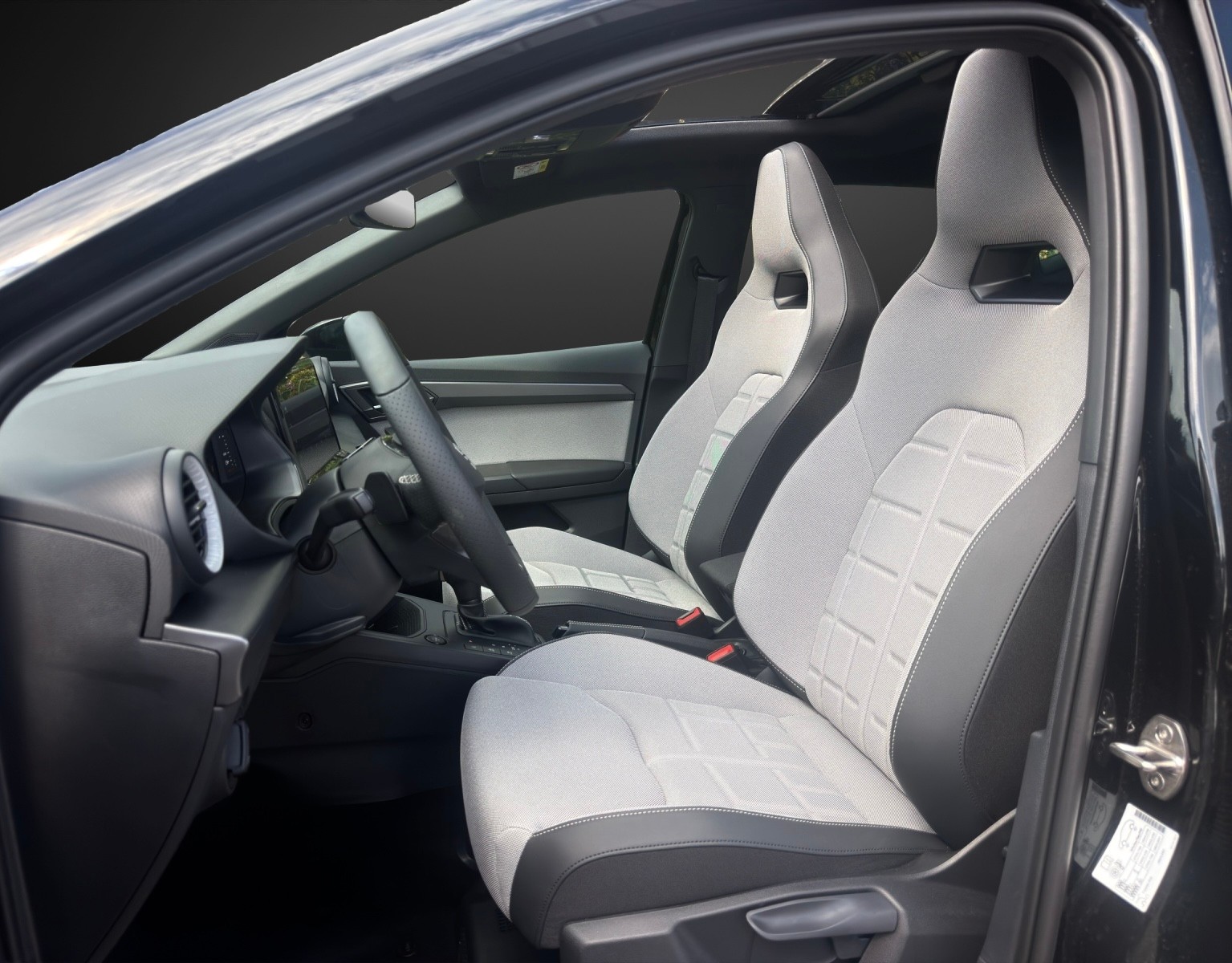 SEAT Ibiza 1.5 EcoTSI FR DSG mit 150 PS * Panoramadach *-image-6