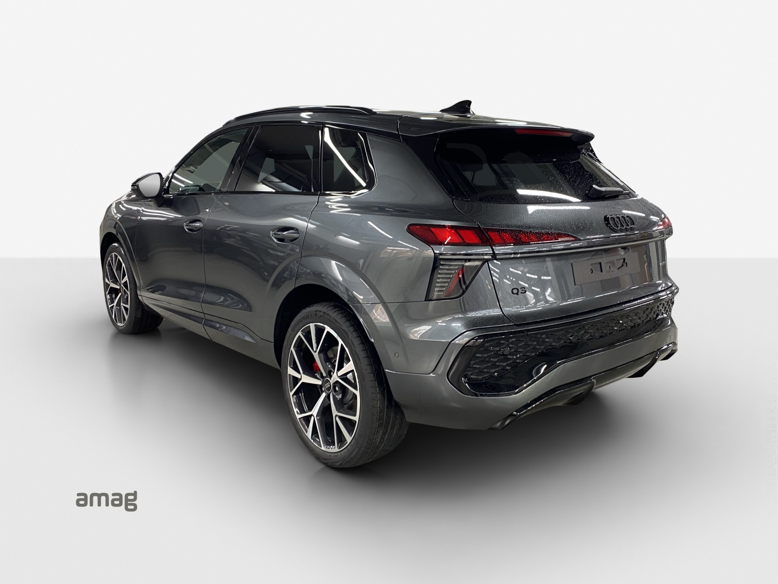 AUDI Q3 SUV TFSI quattro 195 kW S tronic-image-2