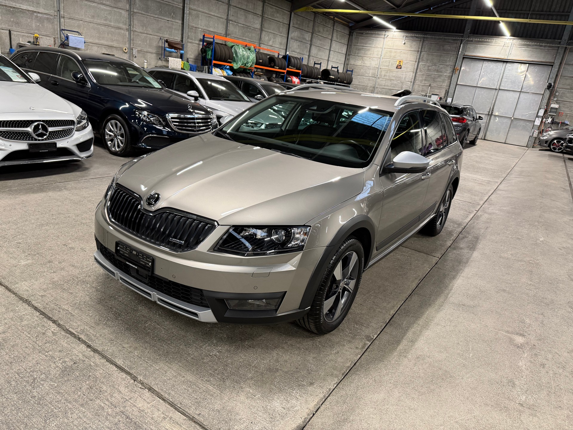 SKODA Octavia Combi 1.8 TSI Scout 4x4 DSG-image-9