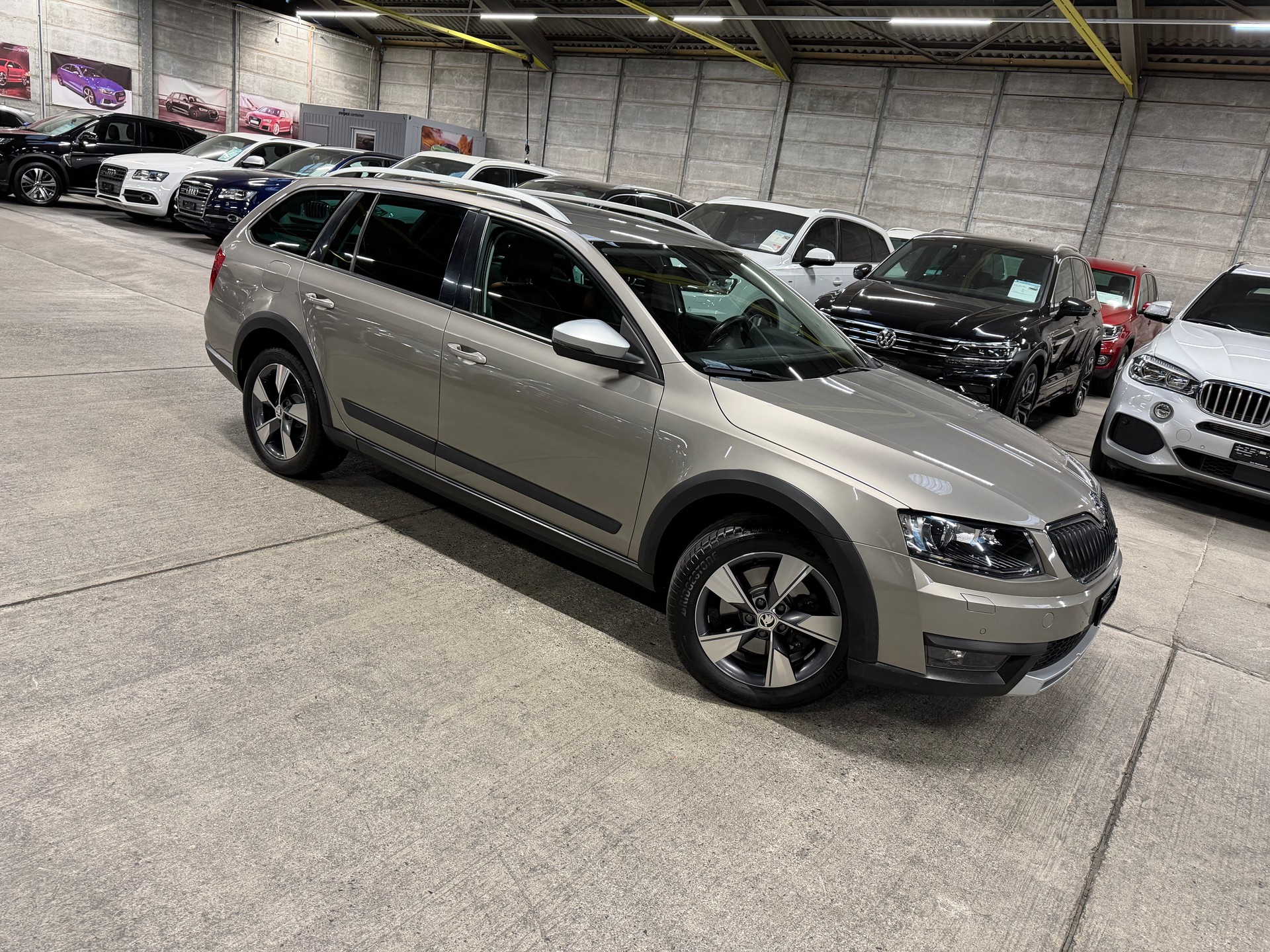 SKODA Octavia Combi 1.8 TSI Scout 4x4 DSG-image-0