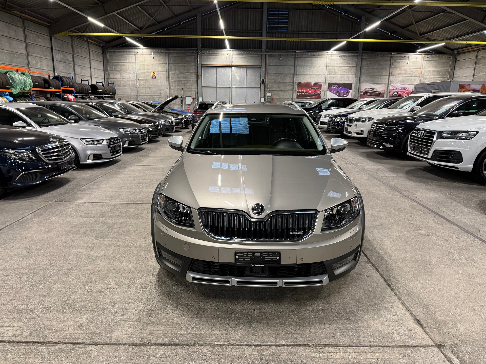 SKODA Octavia Combi 1.8 TSI Scout 4x4 DSG-image-10
