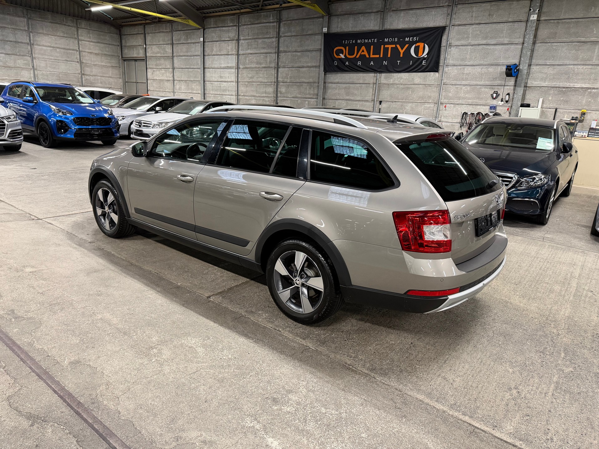 SKODA Octavia Combi 1.8 TSI Scout 4x4 DSG-image-7