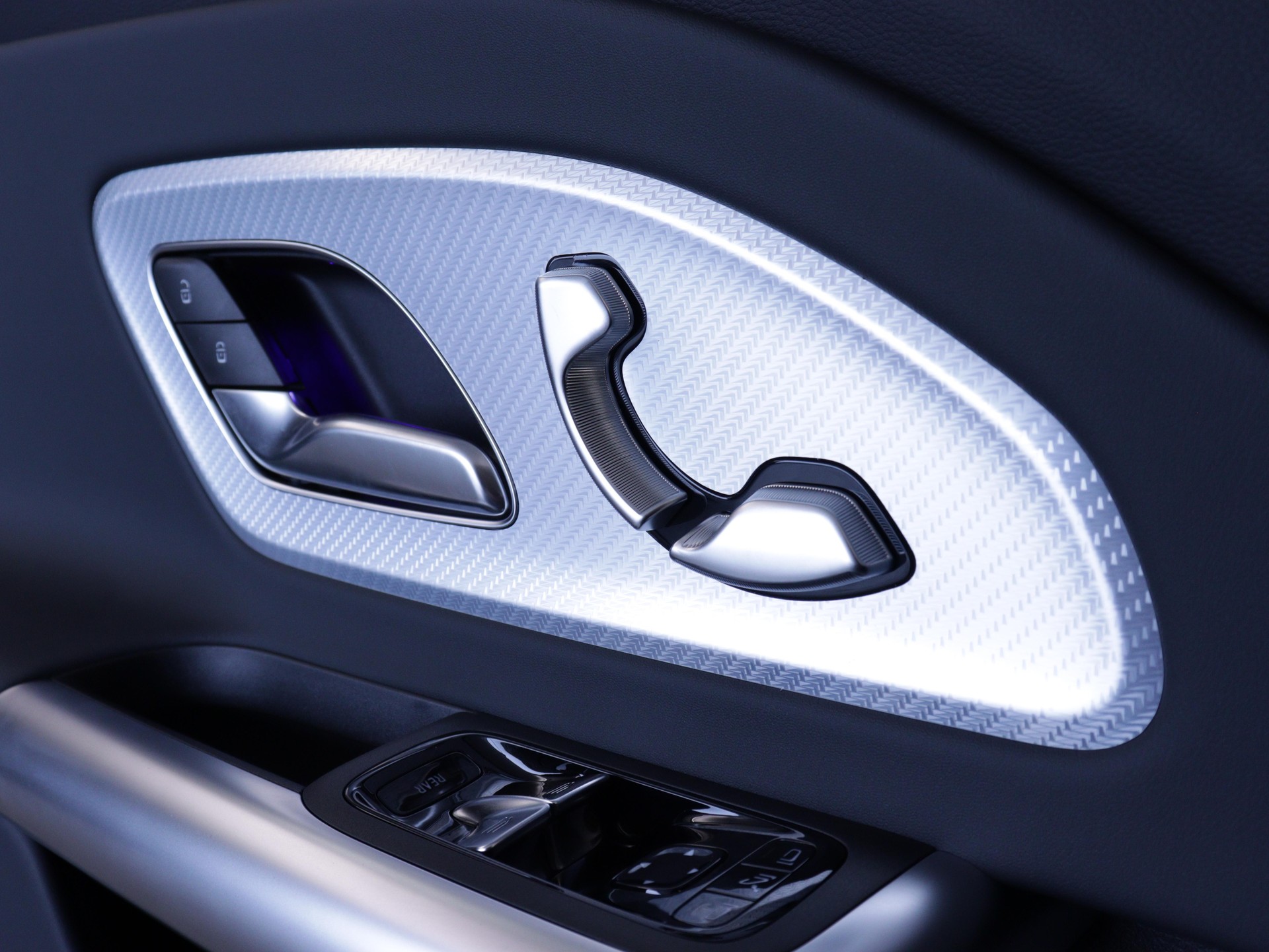 MERCEDES-BENZ GLB 220 4matic-image-9