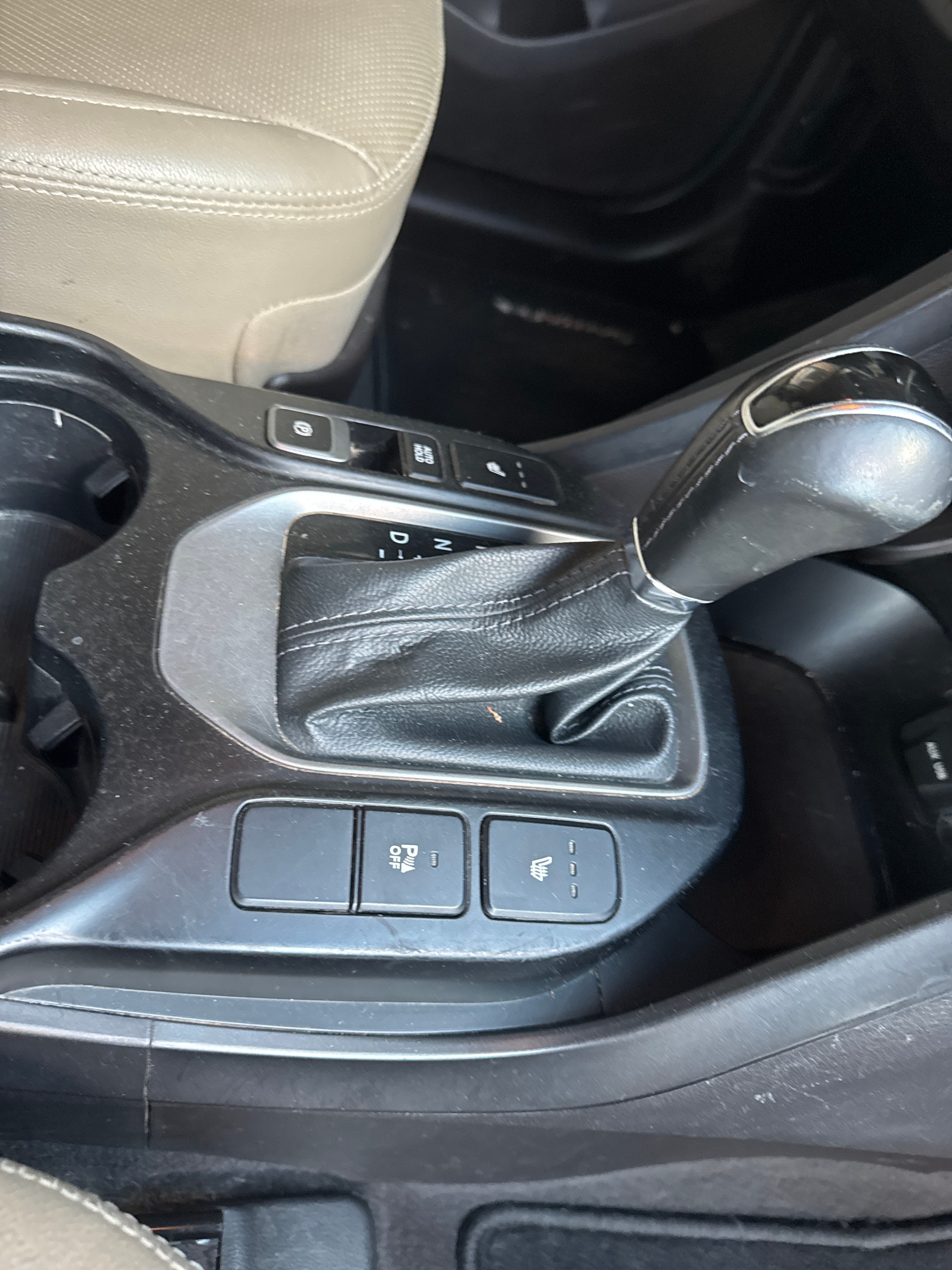HYUNDAI Santa Fe 2.2 CRDI Premium 4WD Automatic-image-19