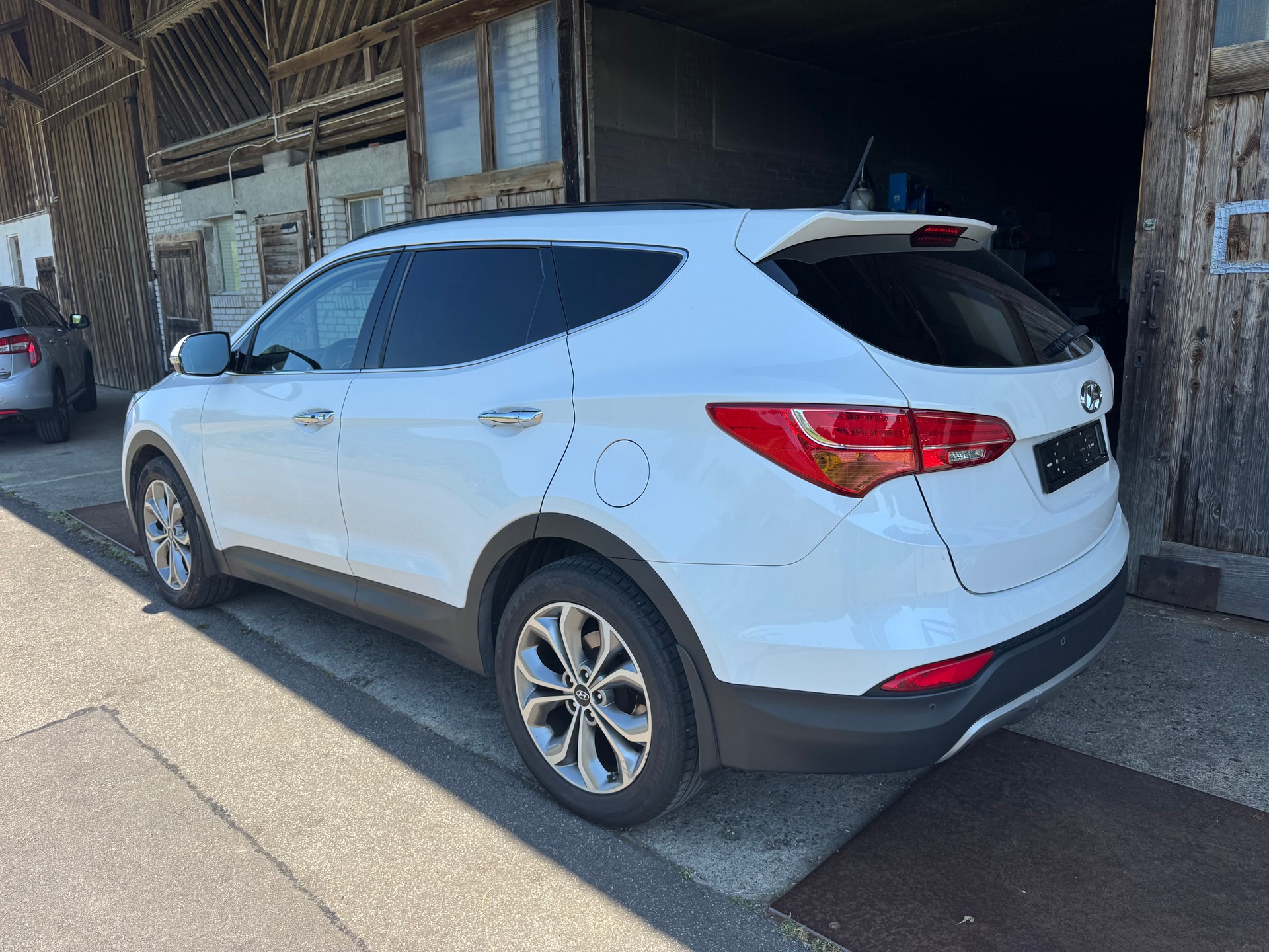 HYUNDAI Santa Fe 2.2 CRDI Premium 4WD Automatic-image-5