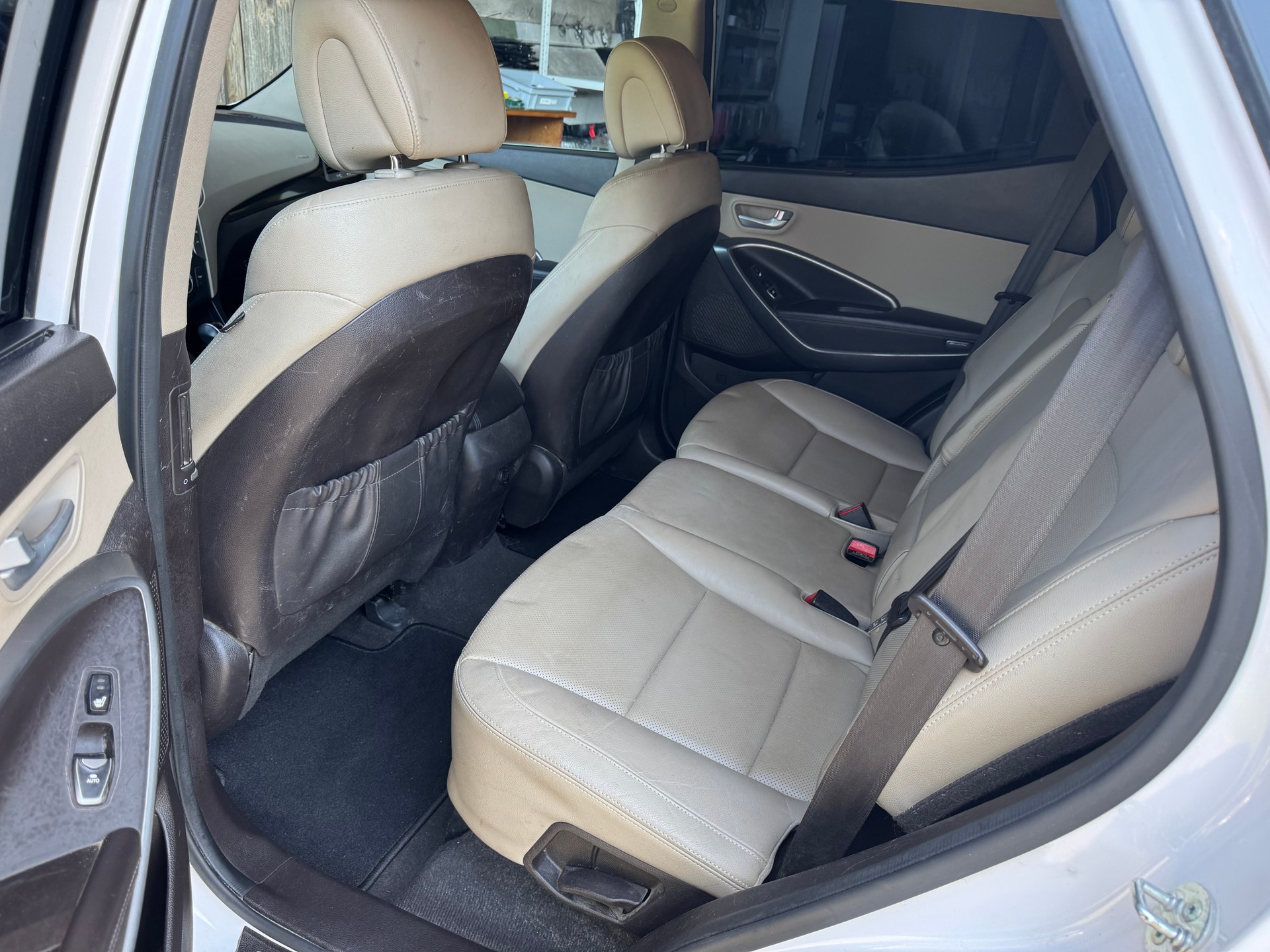 HYUNDAI Santa Fe 2.2 CRDI Premium 4WD Automatic-image-16